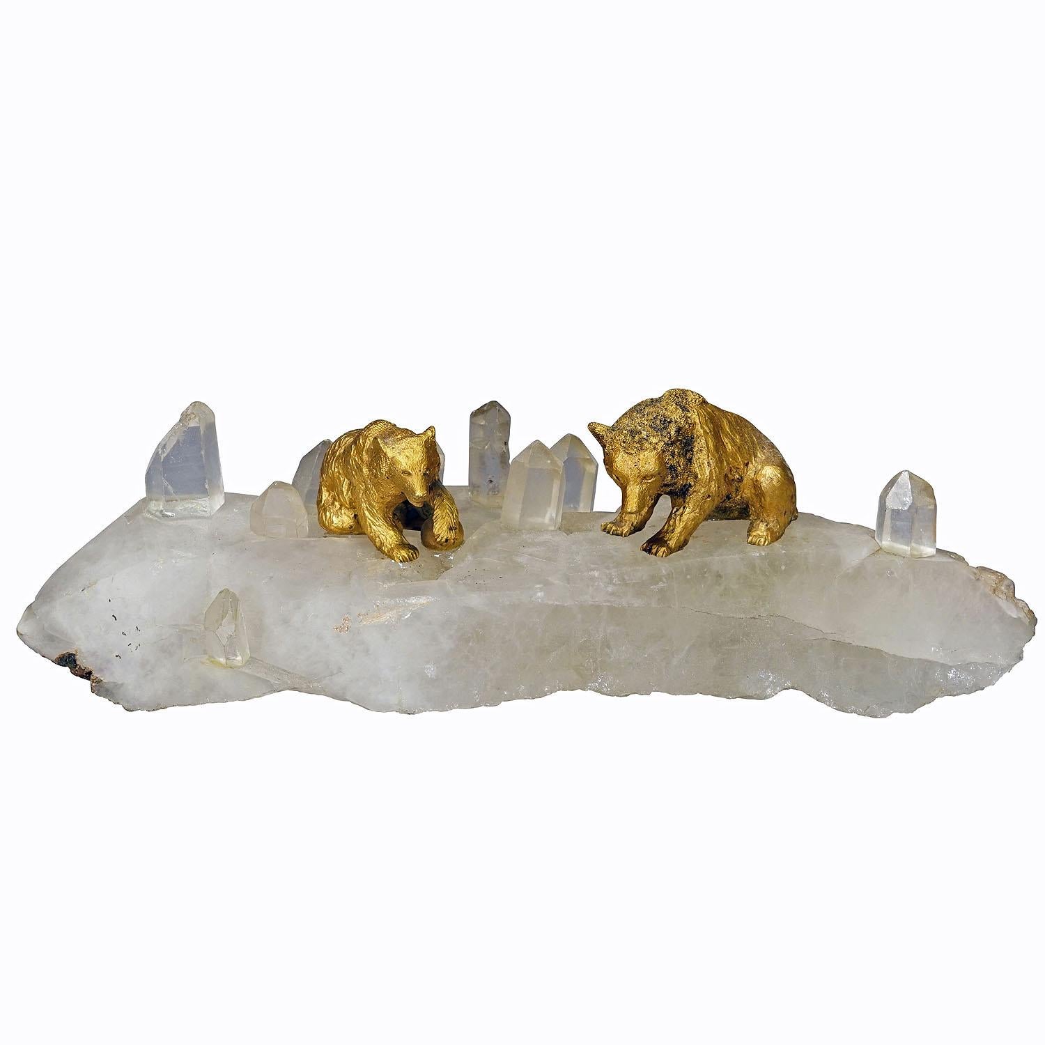 Paire d'ours en bronze ancien de Vienne sur une roche en cristal
Article e7337
Paire de belles statues en bronze doré représentant des ours errants sur un rocher de cristal. Un magnifique exemple réaliste des célèbres statues viennoises en bronze du