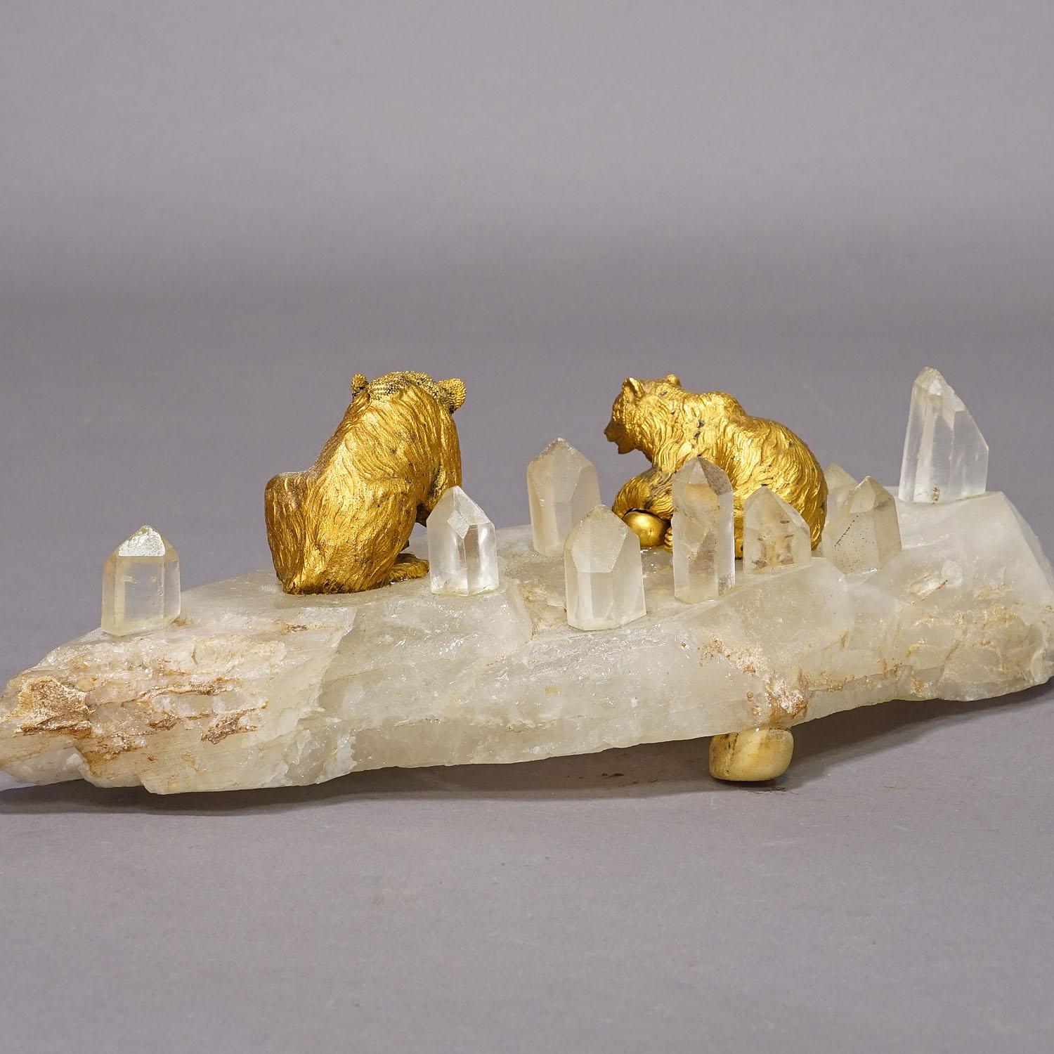20ième siècle Paire d'ours en bronze ancien de Vienne sur une roche en cristal en vente