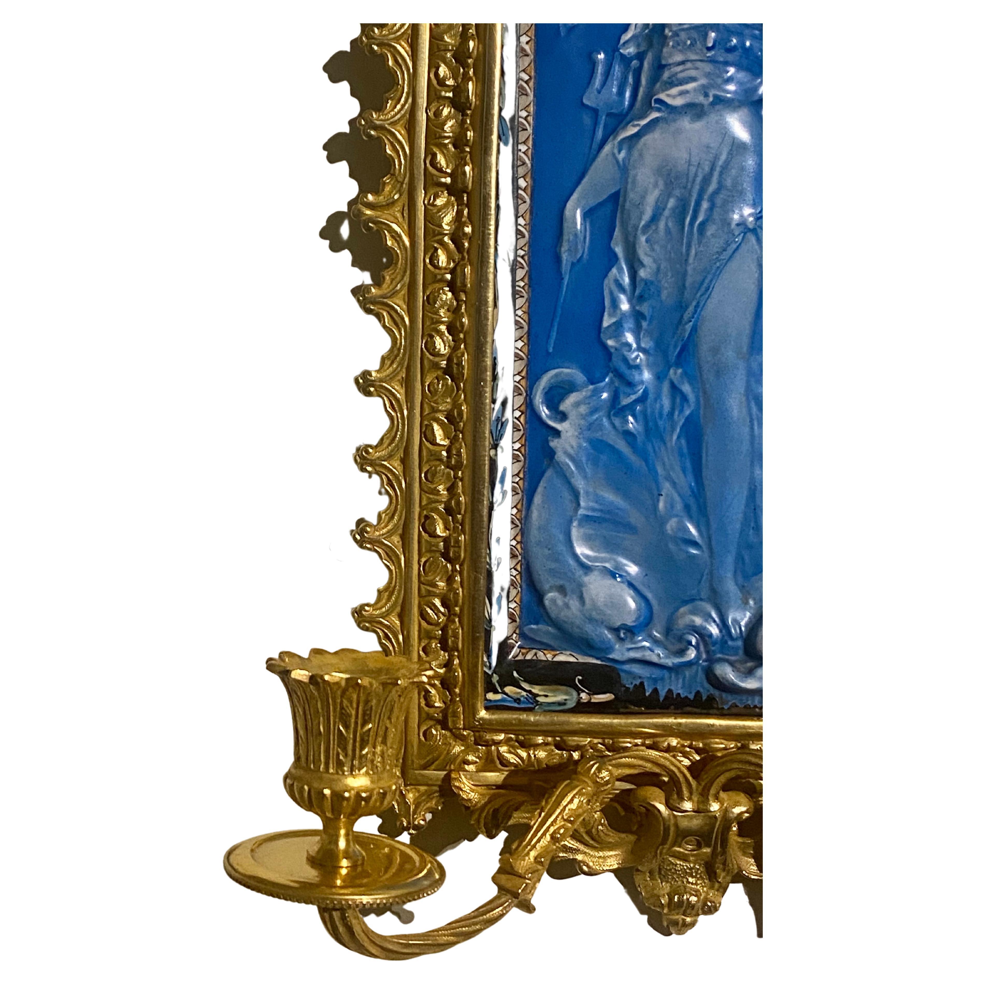 Paire d'appliques murales anciennes Milliet & Cie Creil Montereau en céramique et bronze français en vente 5