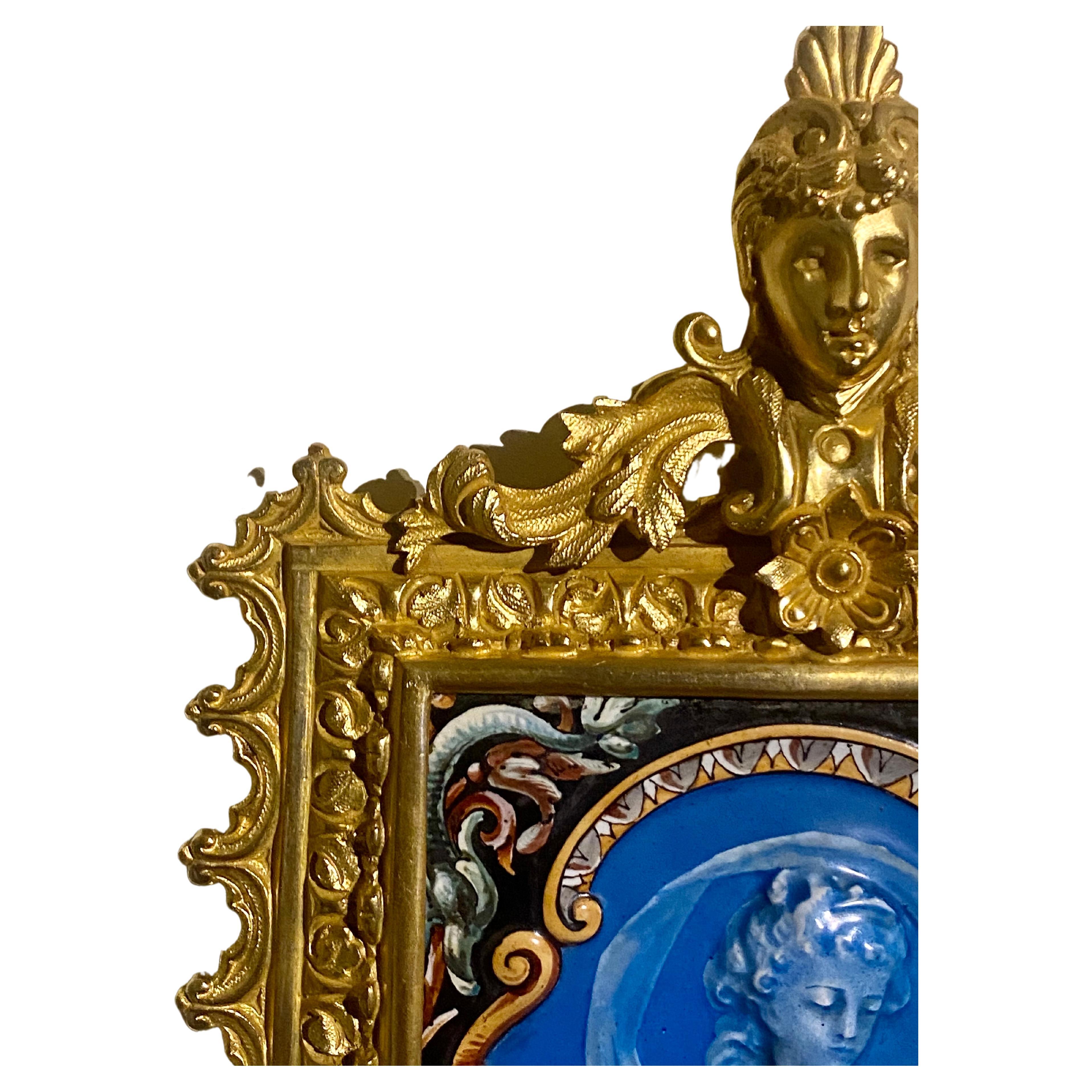 Paire d'appliques murales anciennes Milliet & Cie Creil Montereau en céramique et bronze français en vente 3