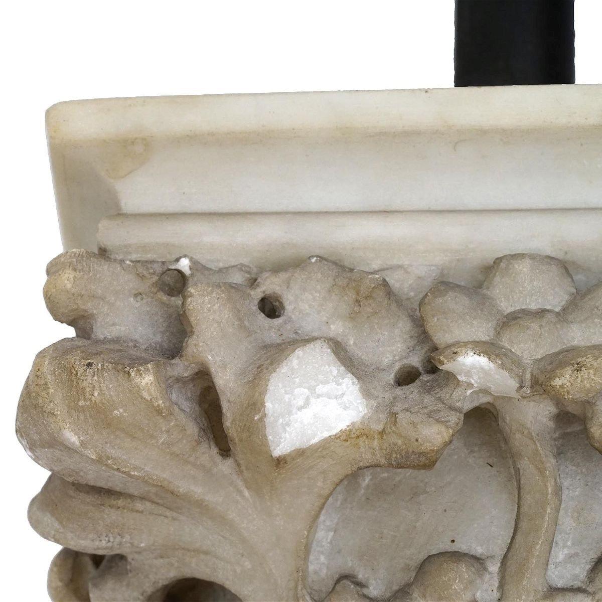 Paar antike Säulen-Tischlampen aus weißem Marmor in Säulenform im Angebot 3