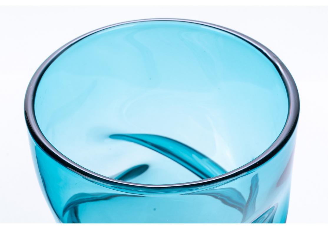 Paire de vases sculpturaux d'art aqua Bon état - En vente à Bridgeport, CT