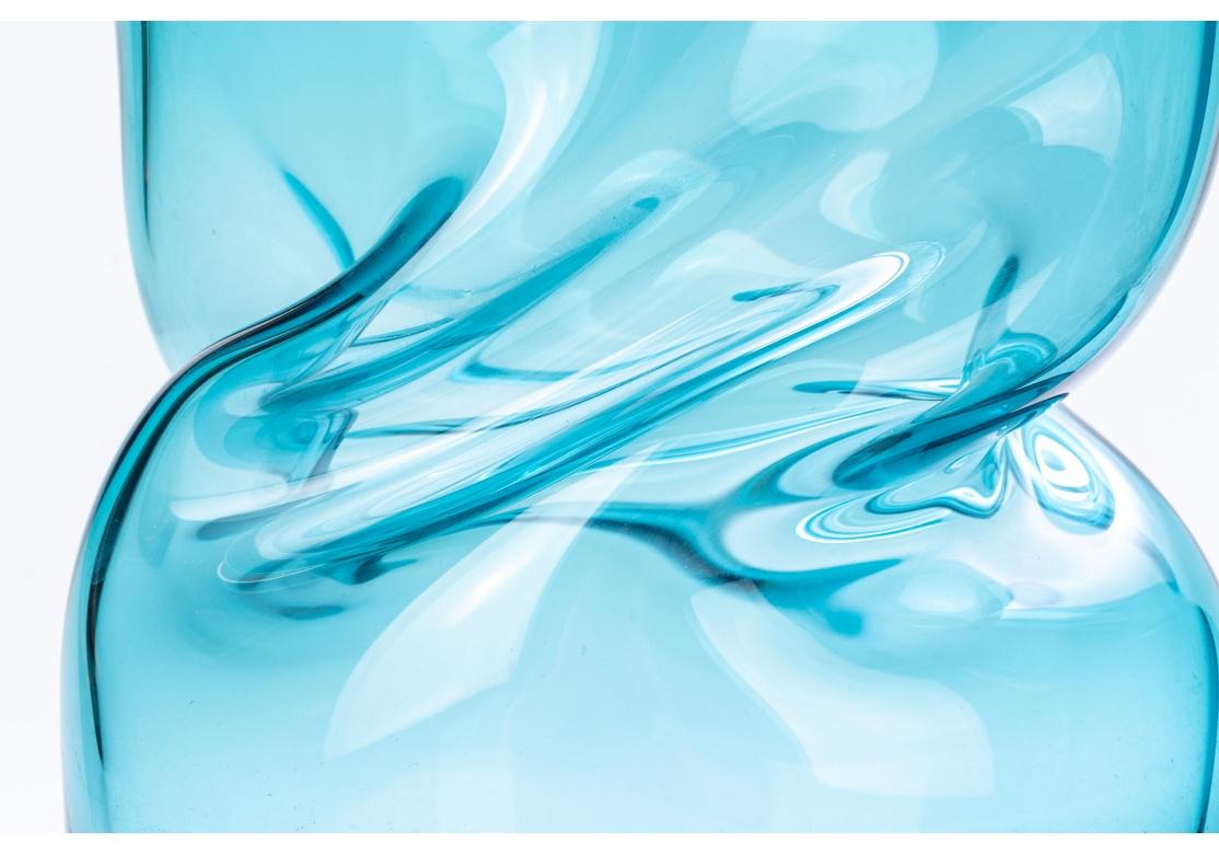 Verre d'art Paire de vases sculpturaux d'art aqua en vente