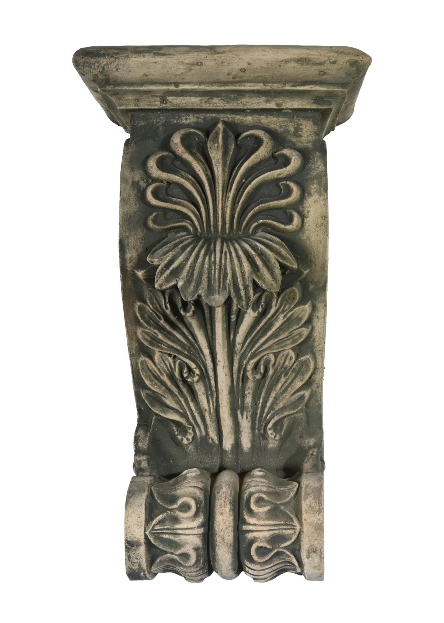 Architektonische Korbel-Garten-Wandhalterungen aus gotischem Stein, Paar im Angebot 4