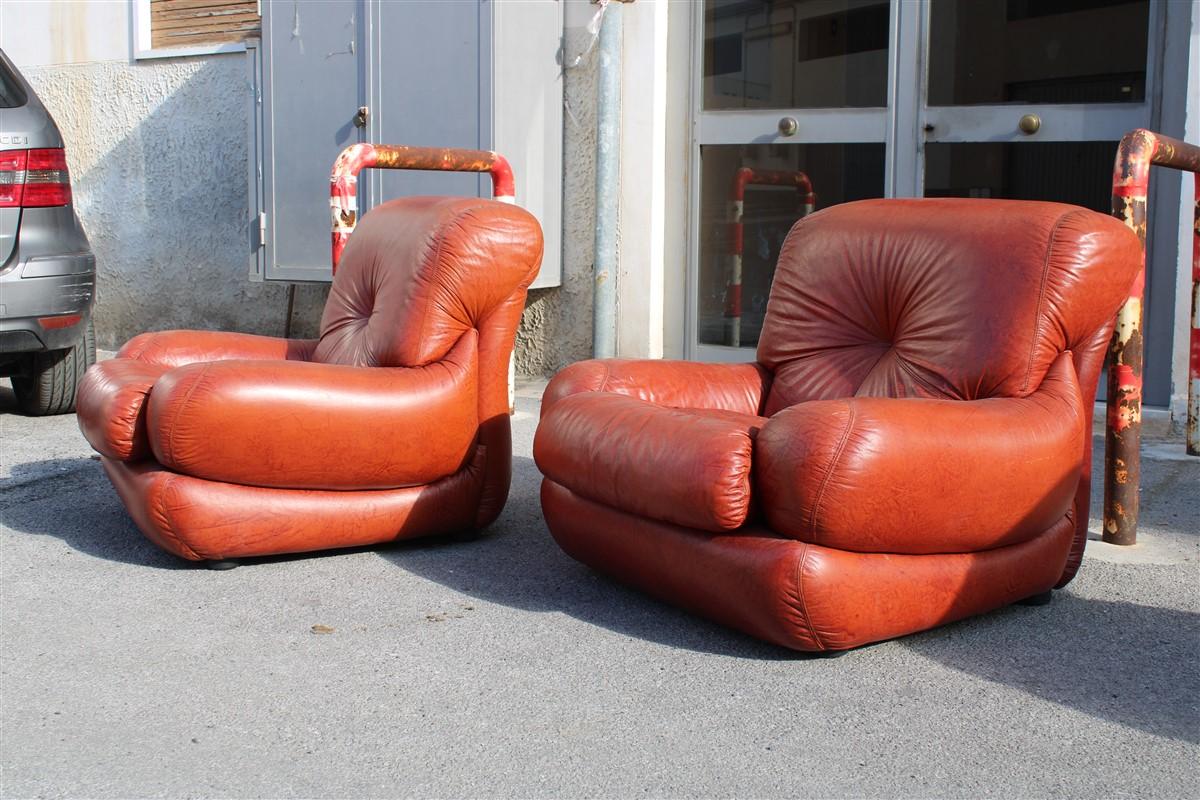 Paire de fauteuils bulle cuir cognac design italien des années 1970  en vente 2