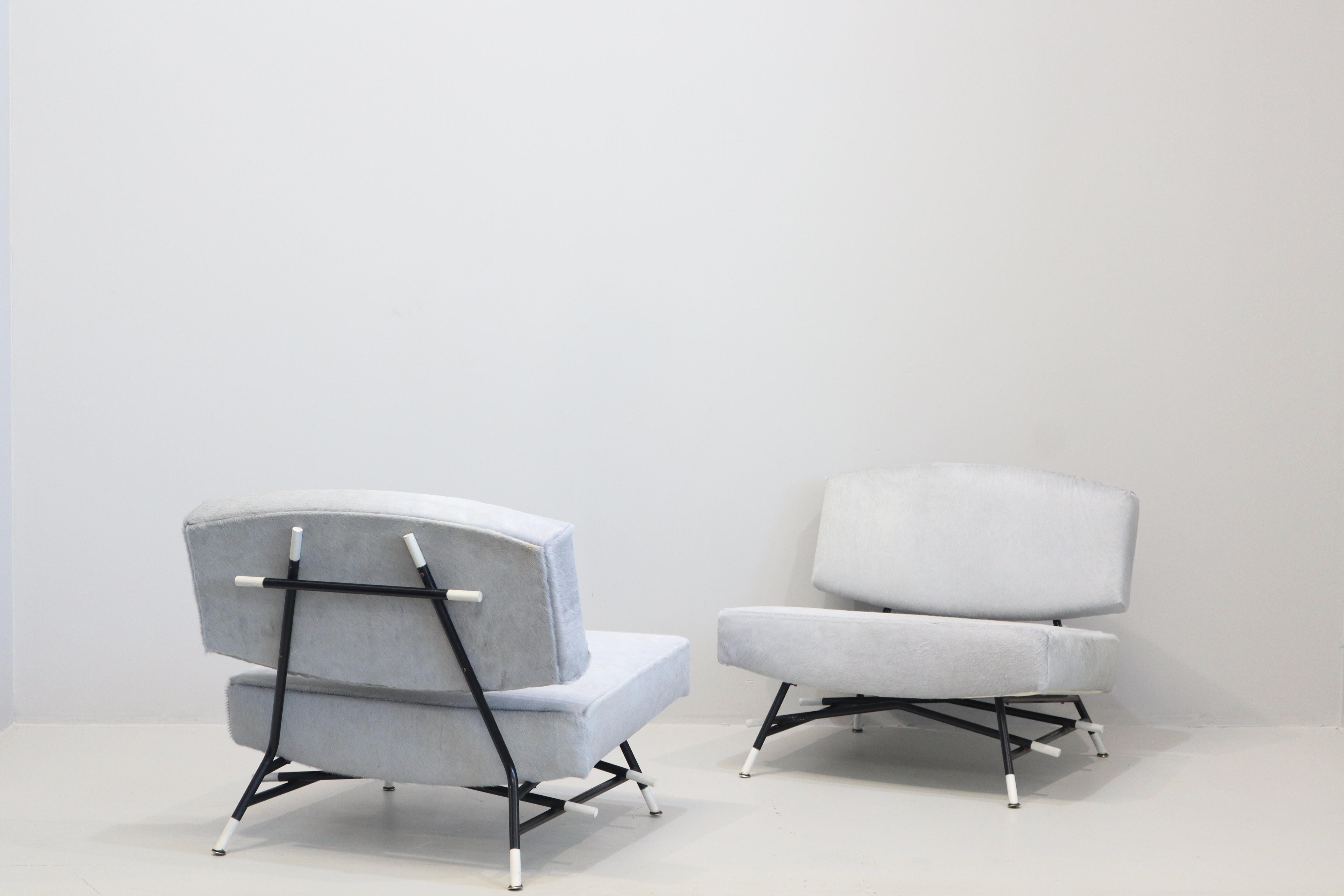 Coppia di poltrone Ico Parisi per Cassina, metà del secolo scorso, 