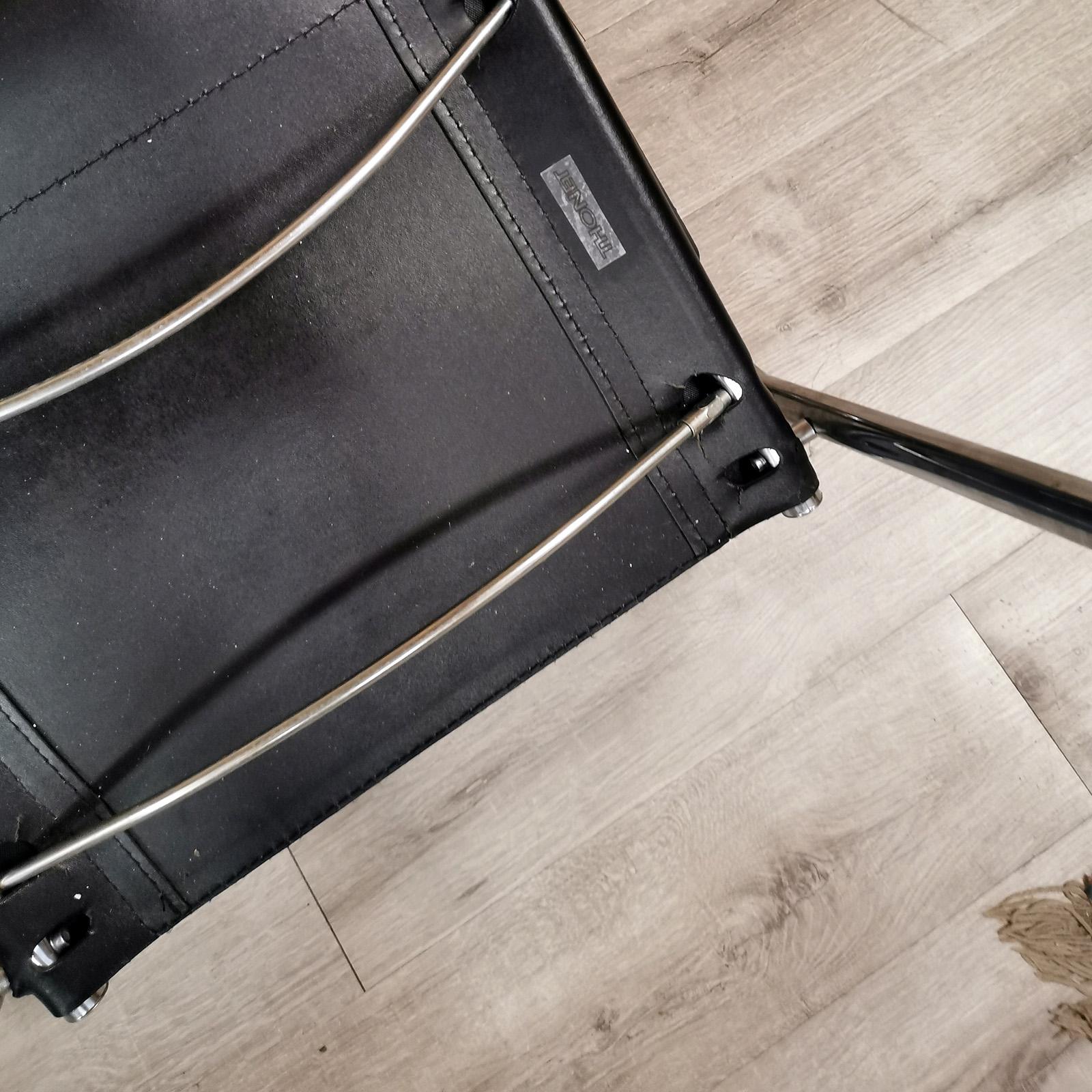 Milieu du XXe siècle Fauteuils cantilever de style S34 Mart Stam en acier chromé numérotés, Italie, 1960 en vente