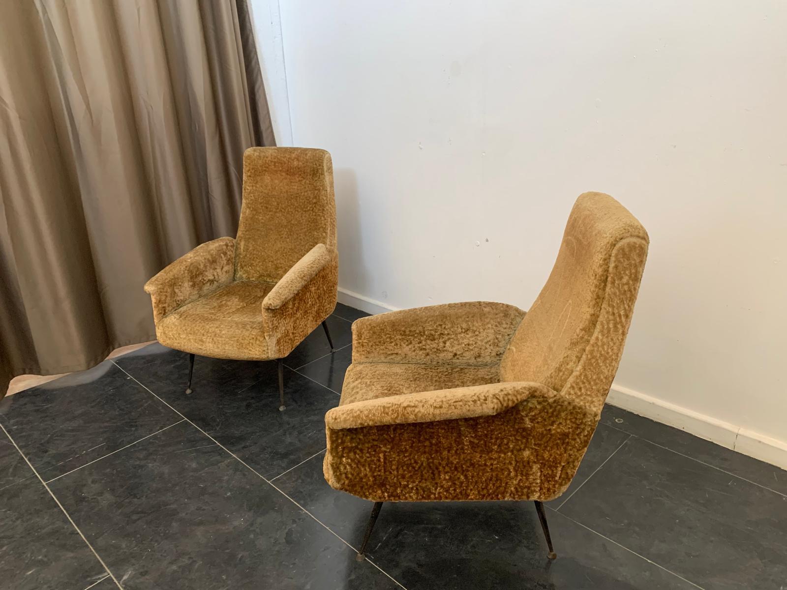 Mid-Century moderno Coppia di poltrone con gambe in metallo, anni '50 in vendita