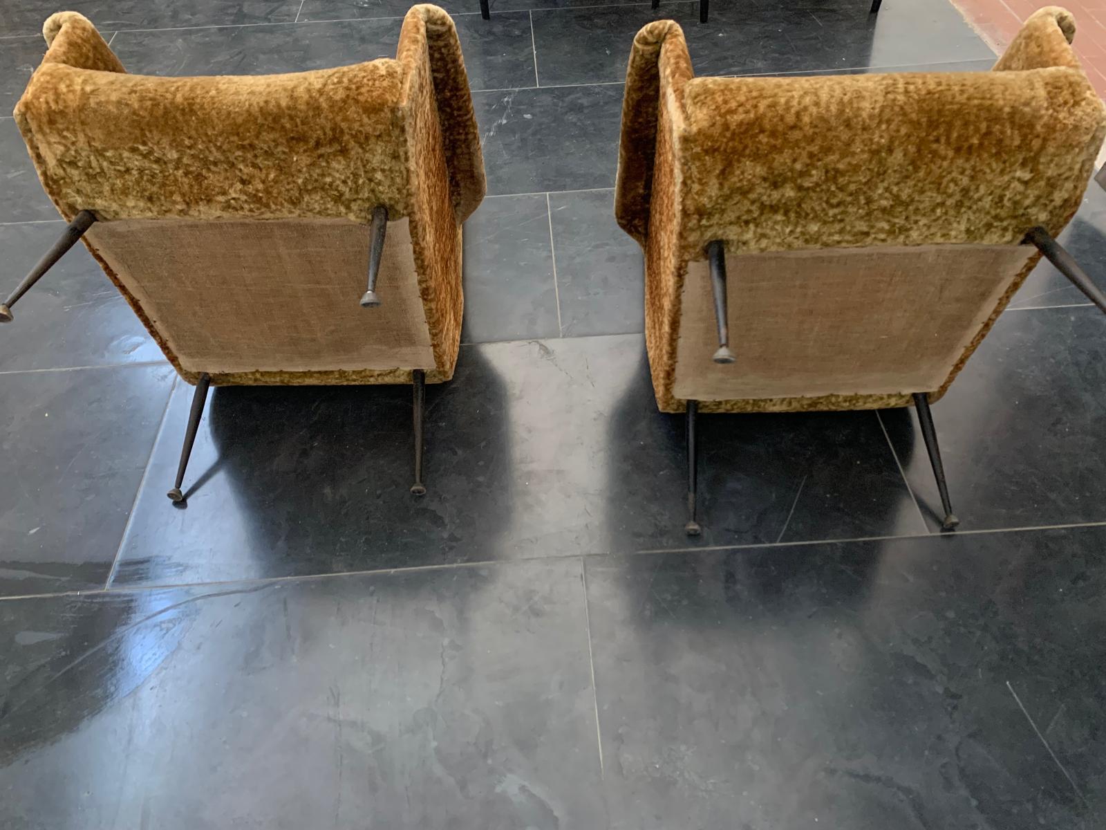 Metà XX secolo Coppia di poltrone con gambe in metallo, anni '50 in vendita