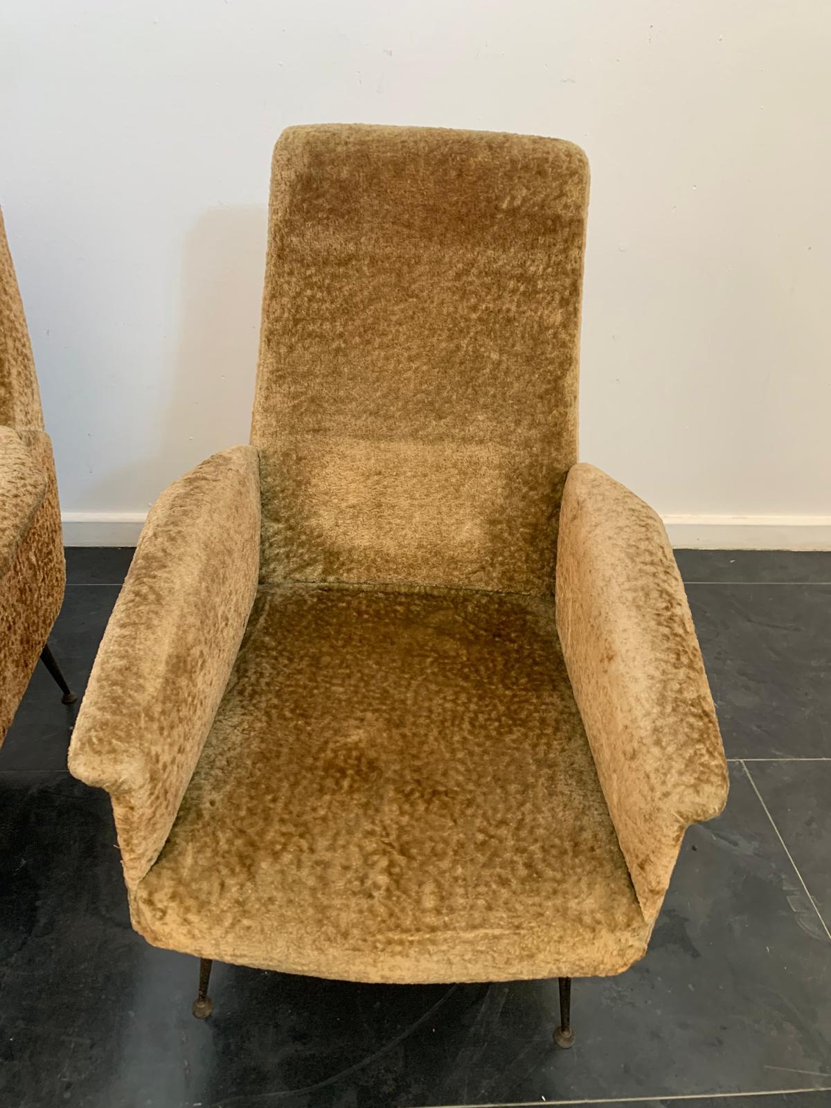 Coppia di poltrone con gambe in metallo, anni '50 in vendita 2