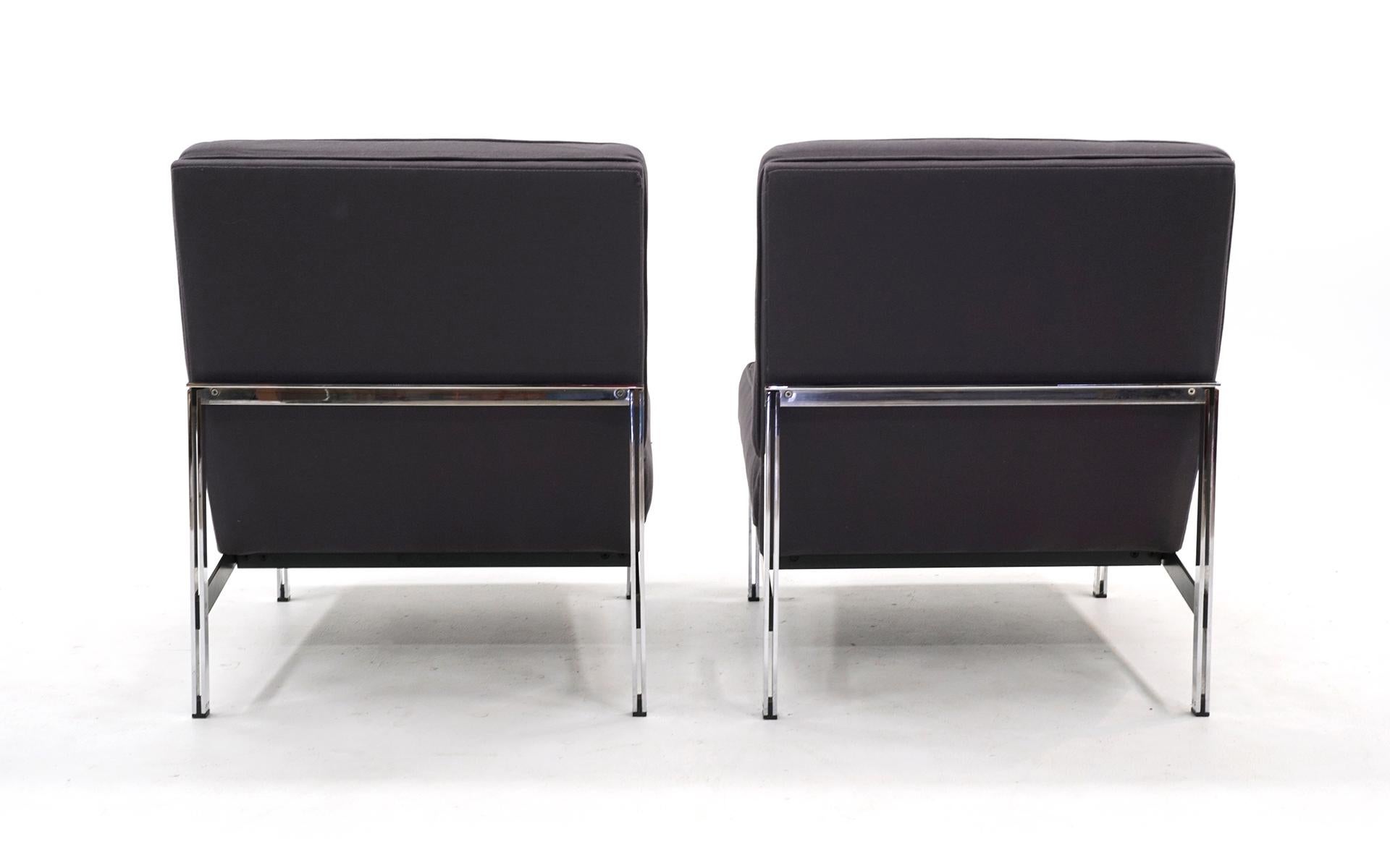 Late 20th Century Pair of Armless Parallel Bar Lounge Chairs by Florence Knoll, Gray Fabric Chrome