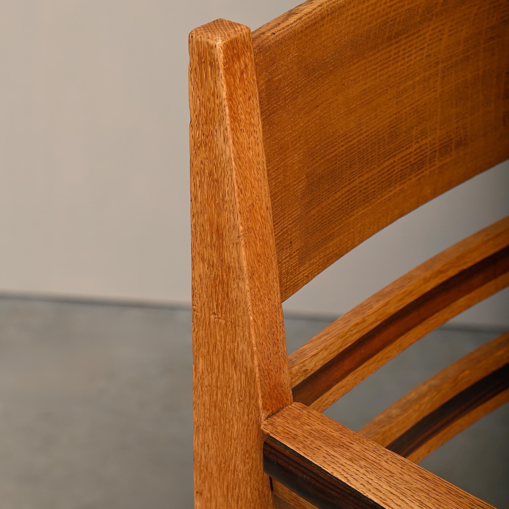 Paire de fauteuils Art Déco de l'école d'Amsterdams en chêne massif et tissu amande, années 1930 en vente 6