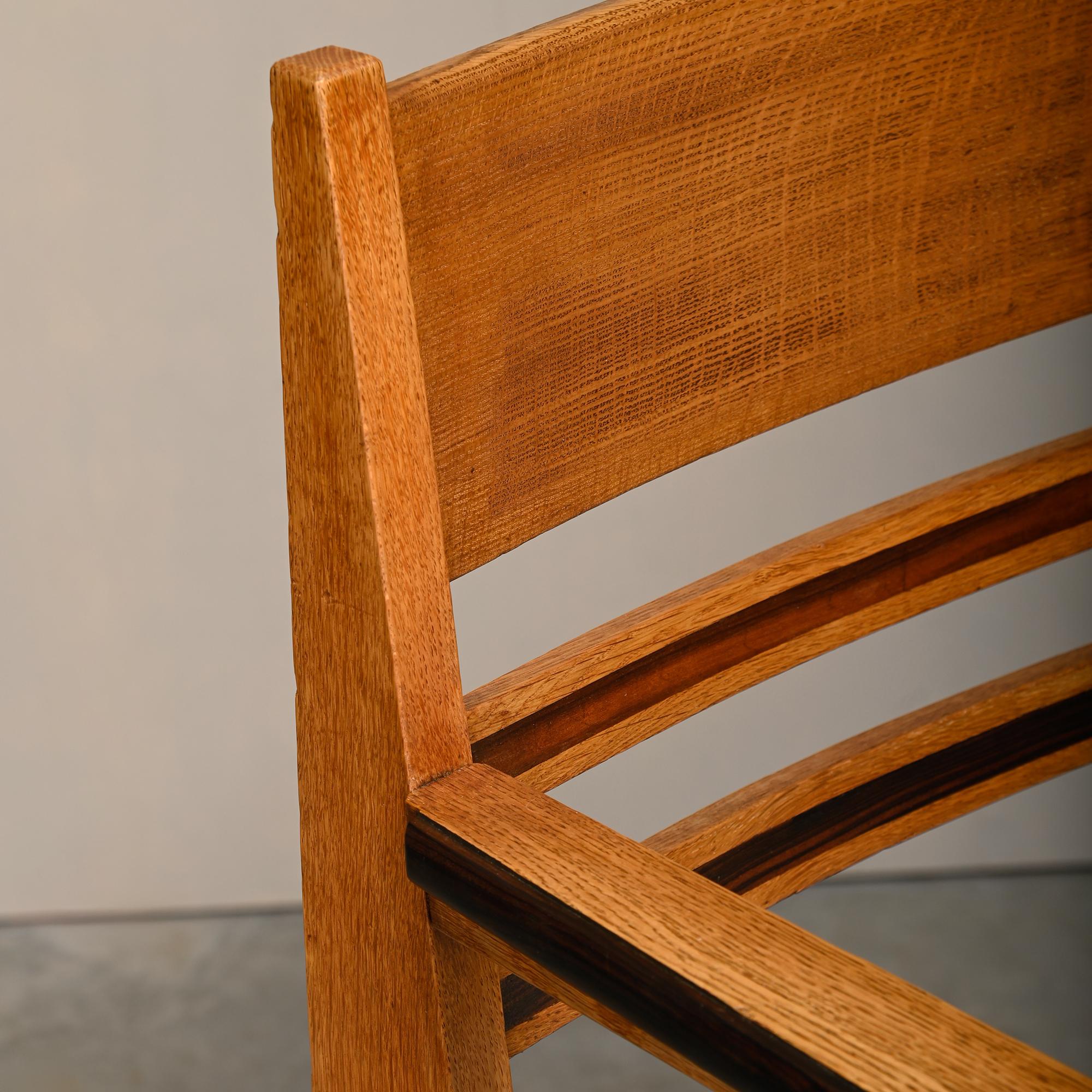 Paire de fauteuils Art Déco de l'école d'Amsterdams en chêne massif et tissu amande, années 1930 en vente 9