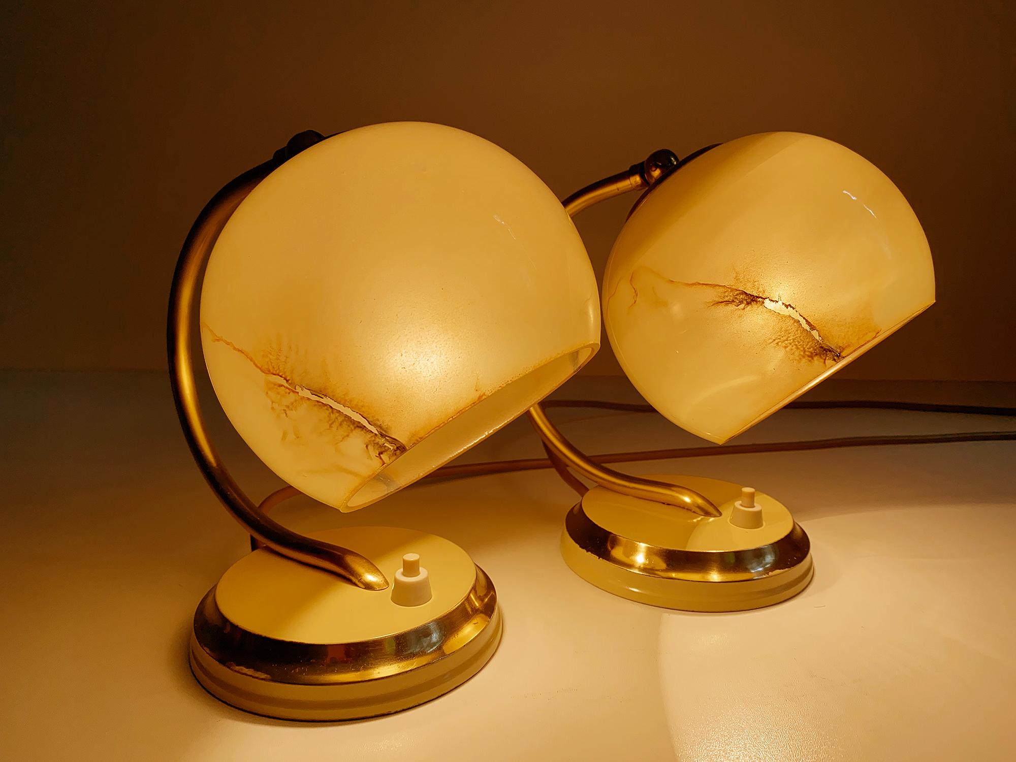 Pair of 1930s Art Deco Bauhaus Table Lamps Lights, Opaline Marble Glass  Brass In Good Condition For Sale In Bremen, DE