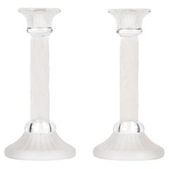 Pareja de Candeleros de Columna de Vidrio Esmerilado Art Decó