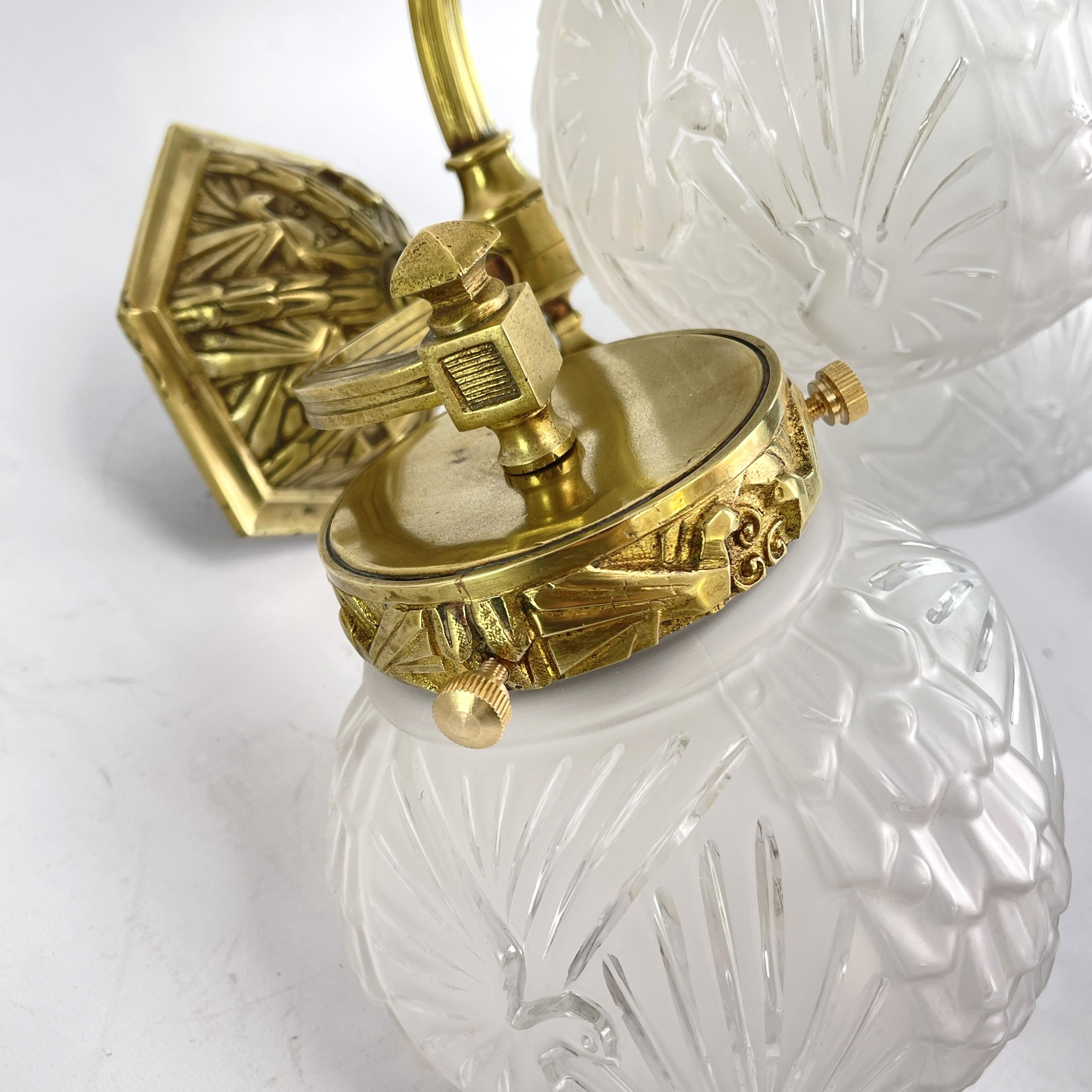 Pair ART DECO Muller Frères sconces with peacock motif wall applique lamps 30s In Good Condition For Sale In Bingen am Rhein, RP