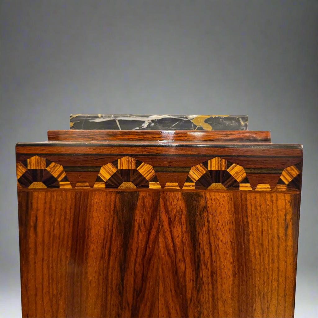 Paar Art Deco Periode Pedestal Säulen Frankreich um 1930 (20. Jahrhundert) im Angebot