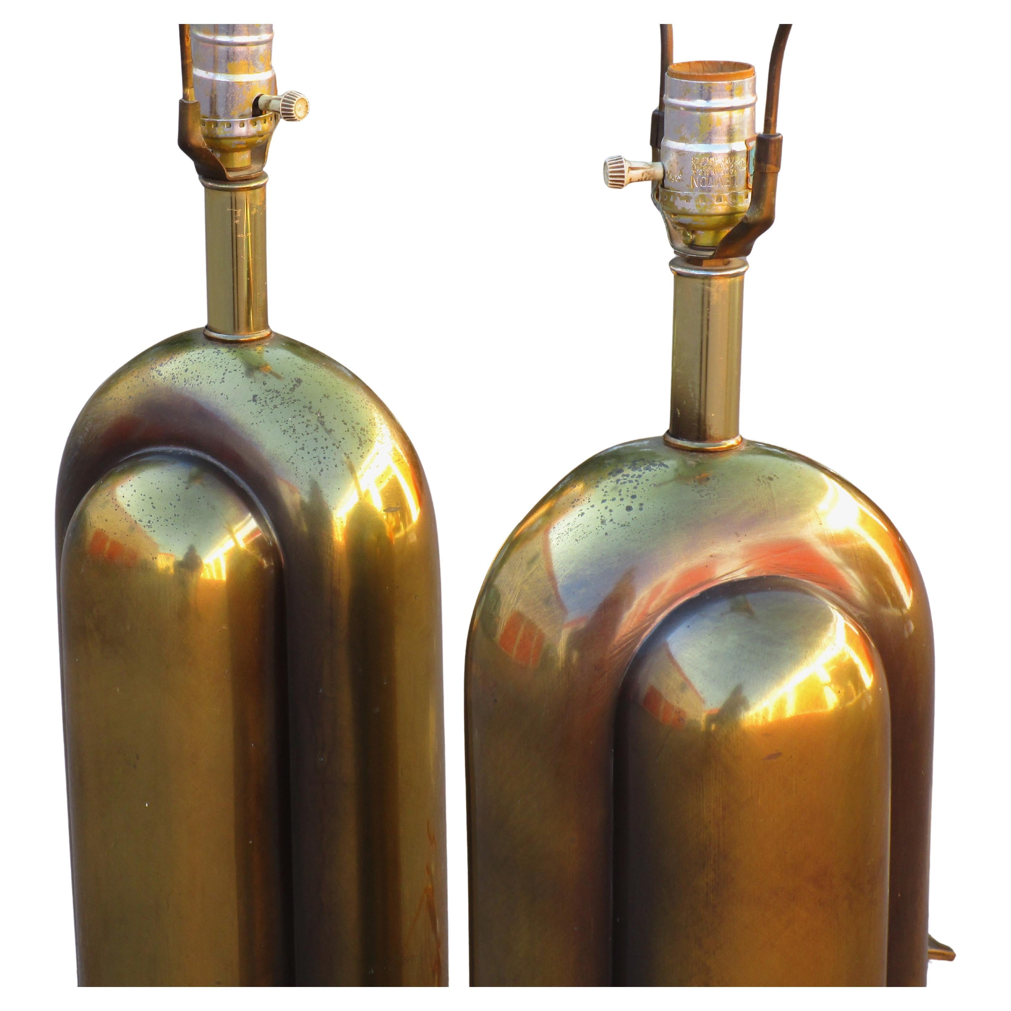 Pareja de lámparas de mesa de latón de estilo Art Decó de Westwood Industries, años 70 en Bueno estado para la venta en Rochester, NY