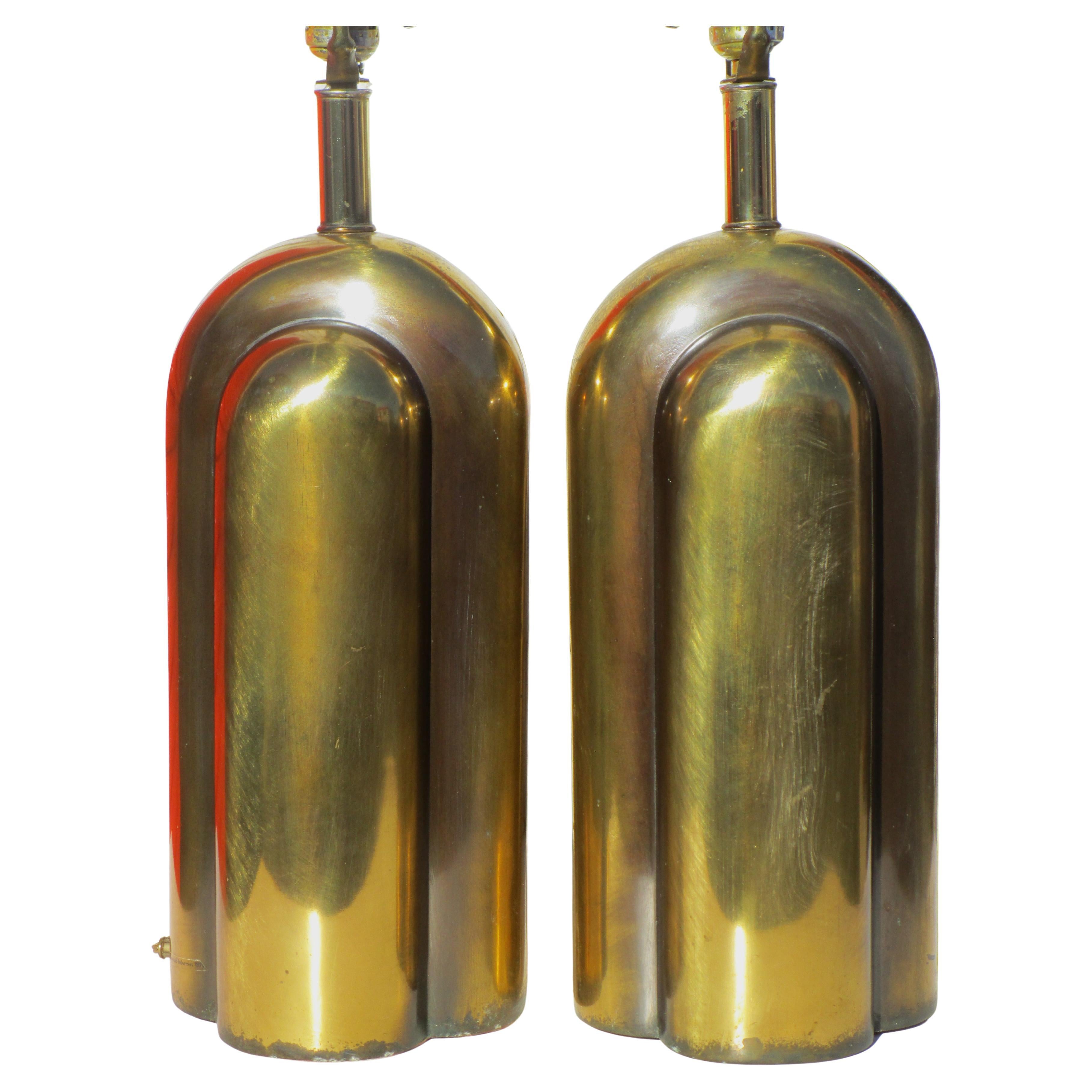 Pareja de lámparas de mesa de latón de estilo Art Decó de Westwood Industries, años 70 finales del siglo XX en venta