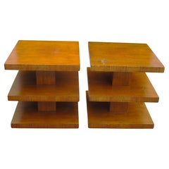 Coppia di tavolini a tre piani in stile Art Deco