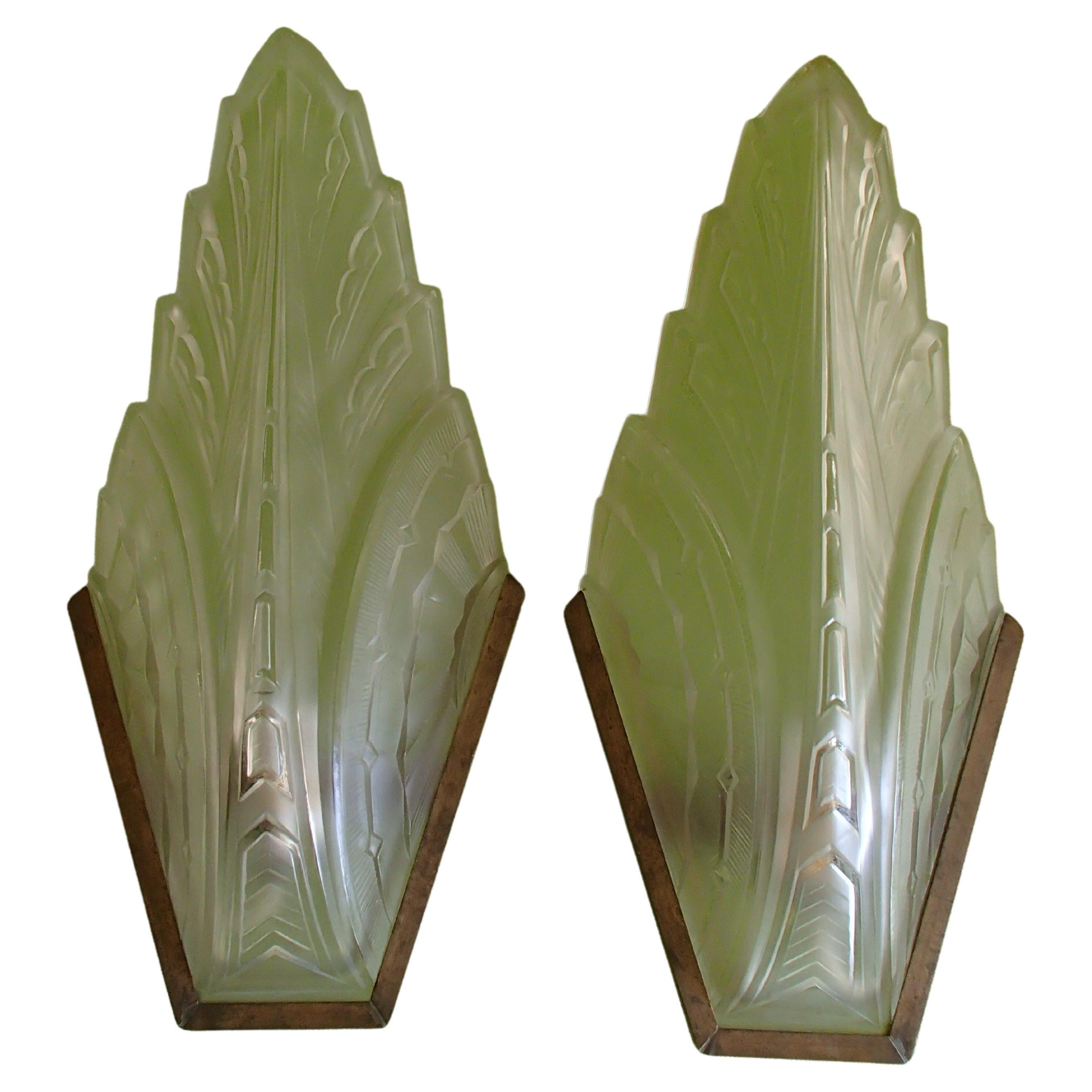 Pair Art Deco Wall Lights Scones "Verrerie des Hanots" For Sale