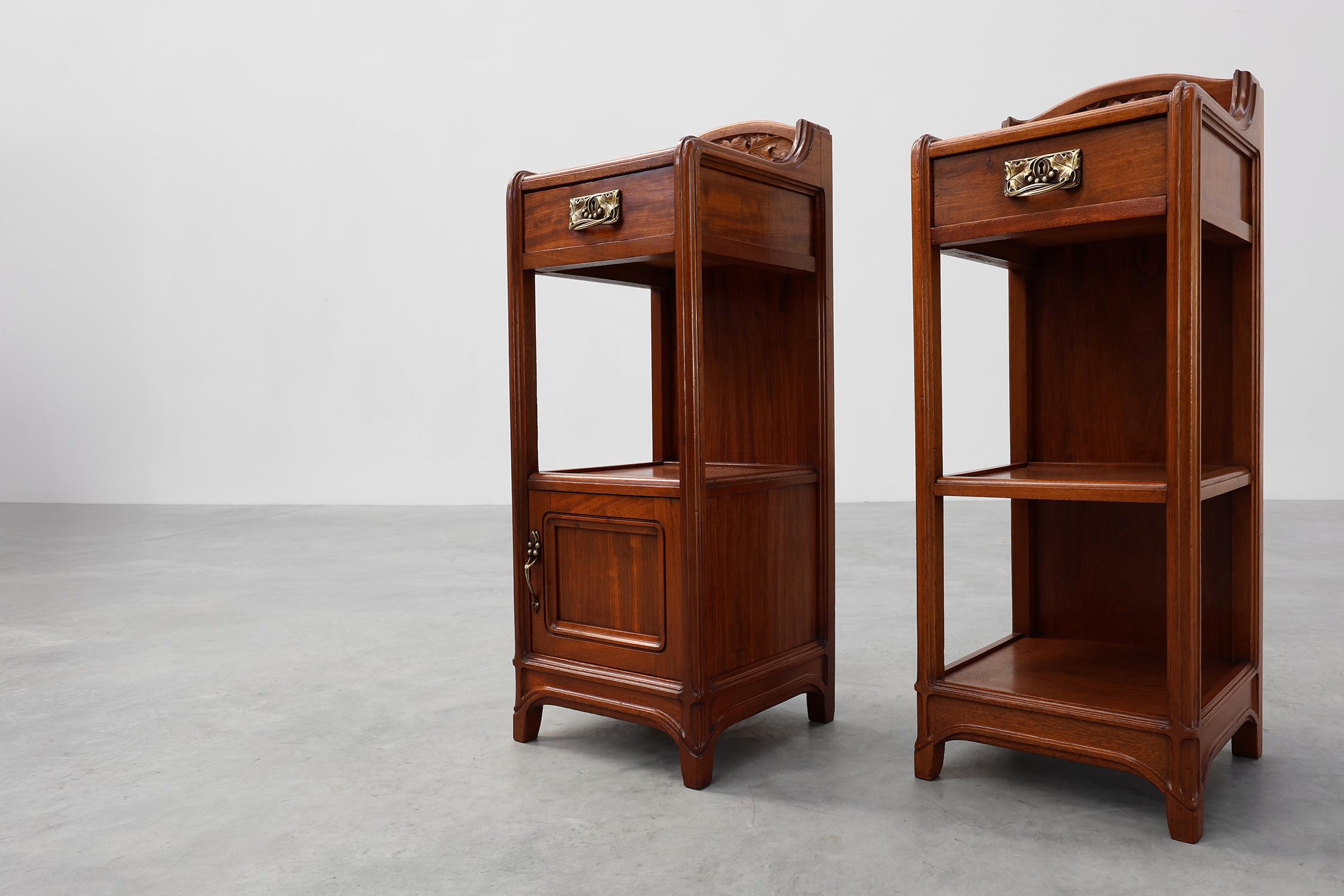 Paire de tables de nuit Art Nouveau avec dessus en marbre par Paul A Dumas, France ca. en vente 5