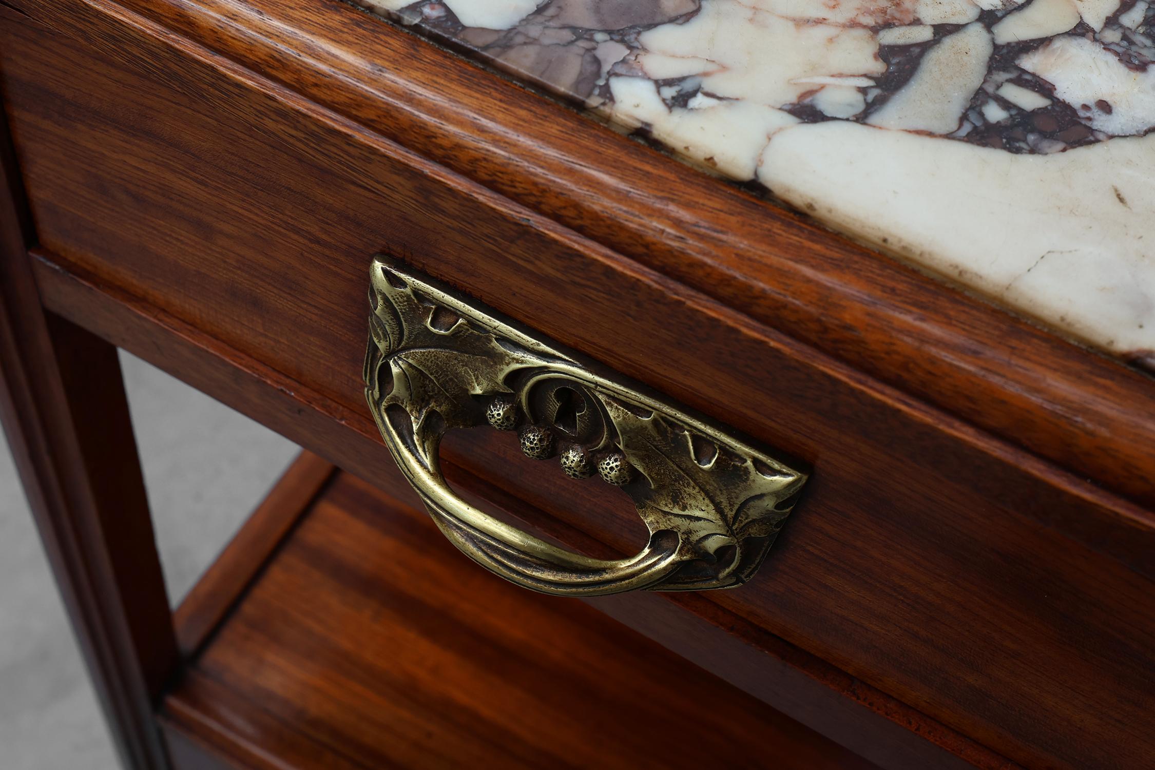 Paire de tables de nuit Art Nouveau avec dessus en marbre par Paul A Dumas, France ca. en vente 10