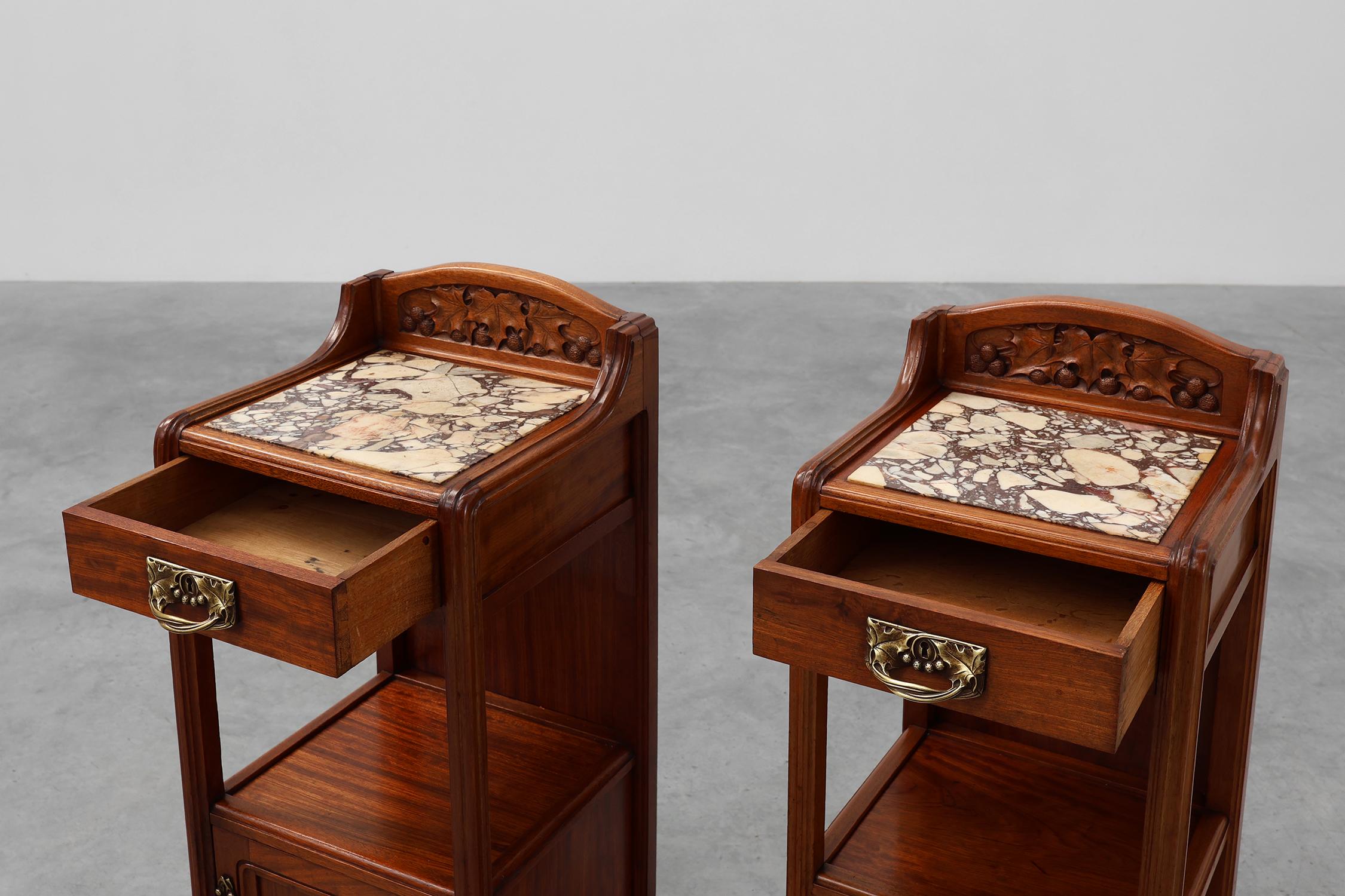 Bronze Paire de tables de nuit Art Nouveau avec dessus en marbre par Paul A Dumas, France ca. en vente