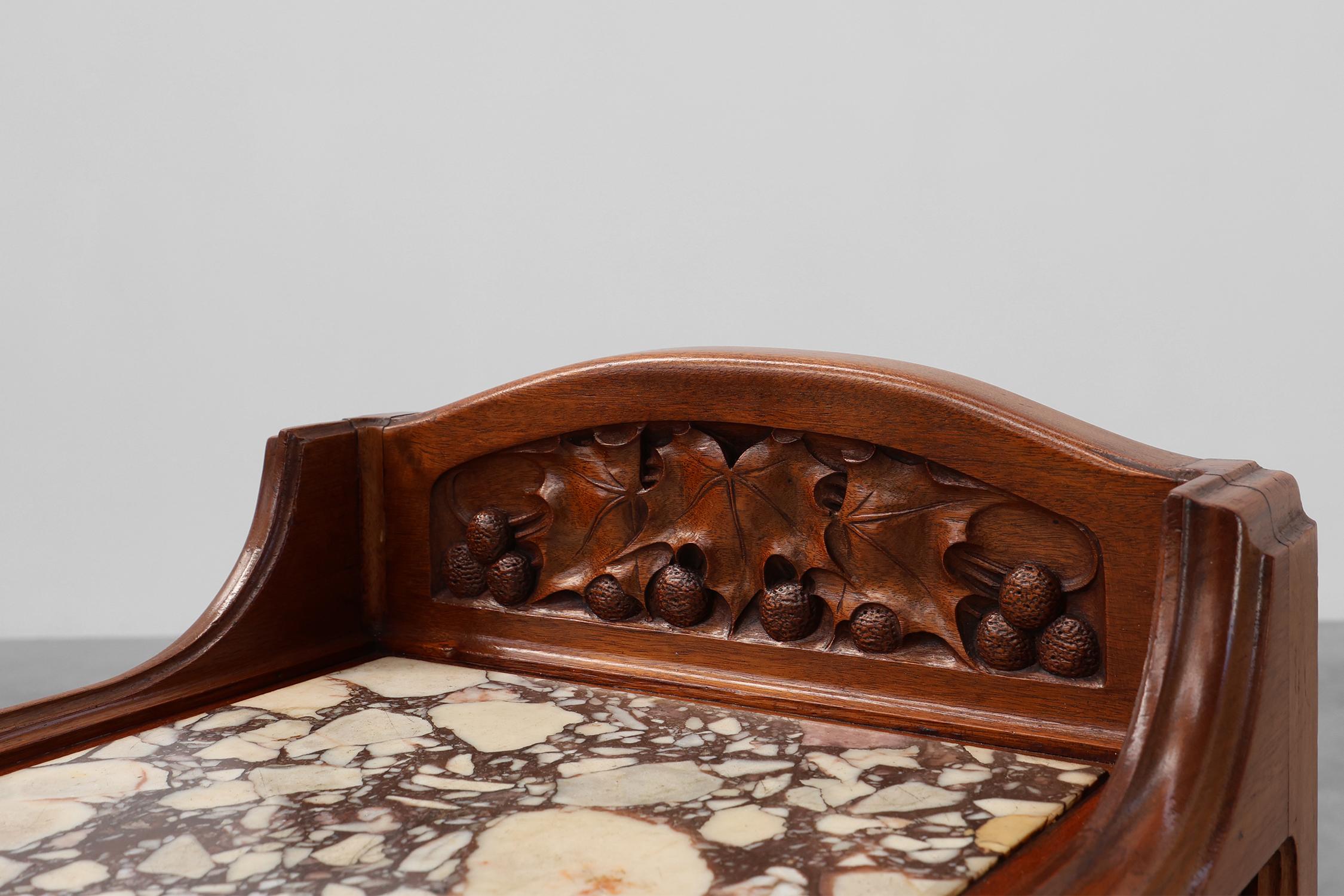 Paire de tables de nuit Art Nouveau avec dessus en marbre par Paul A Dumas, France ca. en vente 2