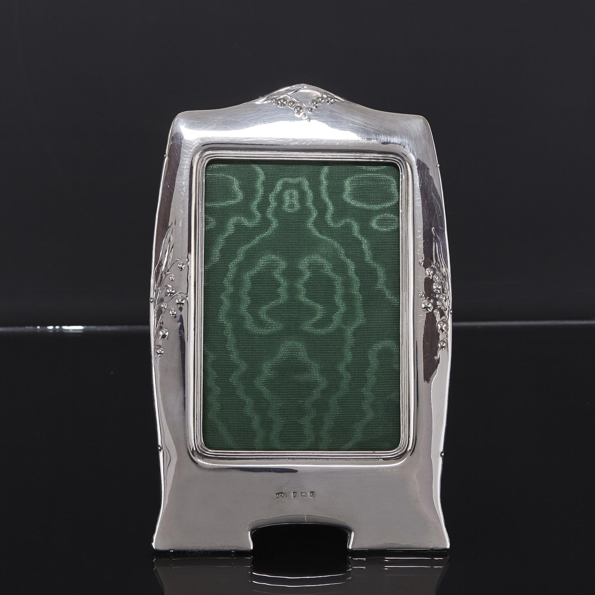 Pareja de marcos de fotos Art Nouveau de plata principios del siglo XX en venta