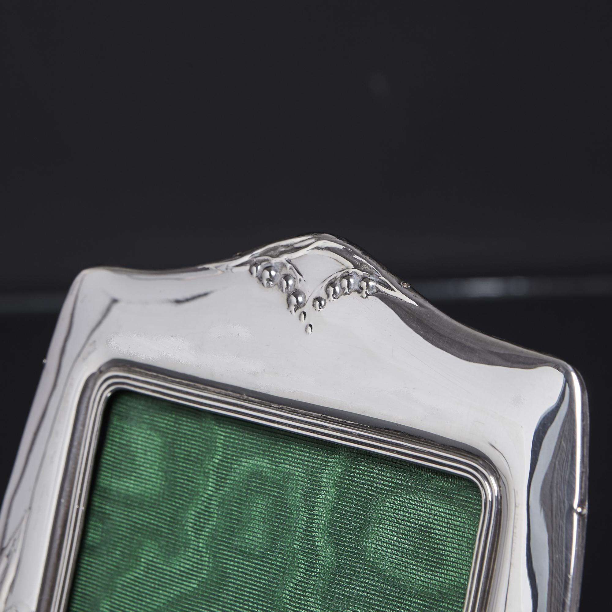 Pareja de marcos de fotos Art Nouveau de plata en venta 1