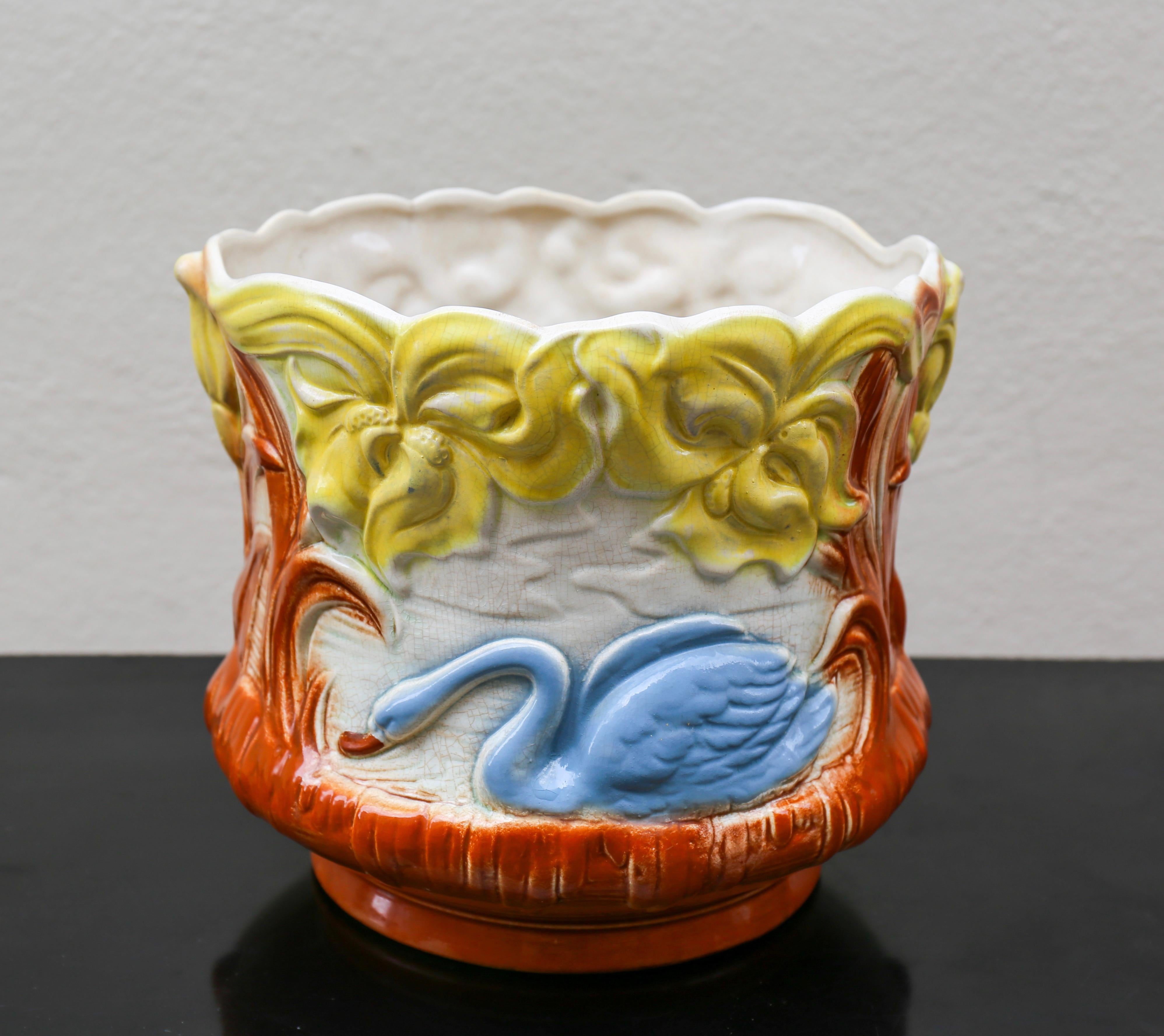 Pair Art Nouveau Swan Planters Jardinieres, Majolica, early 20th Century, France In Good Condition For Sale In Antwerp, BE