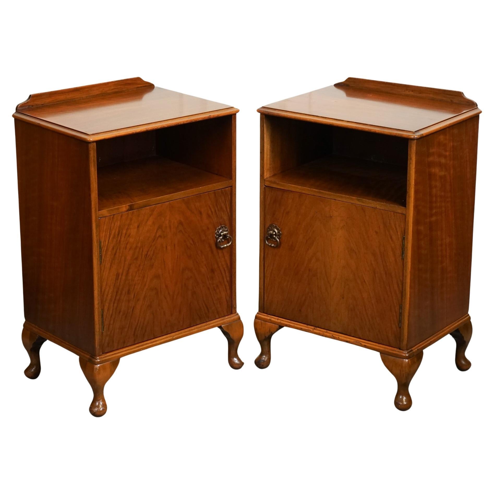 PAIR ART WALNUT DECO BEDSIDE NIGHTSTANDS WITH CUPBOARD QUEEN ANNE LEGS j1 For Sale