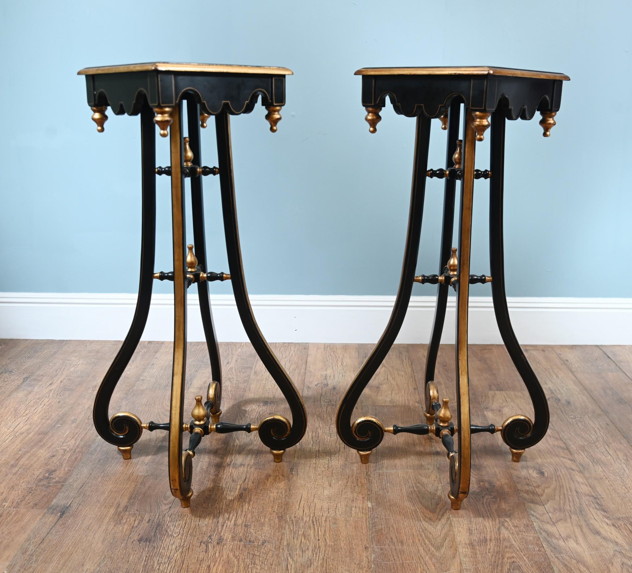 Paar Arts and Craft Pedestal Stands Lackiert Aesthetic Movement im Angebot 5