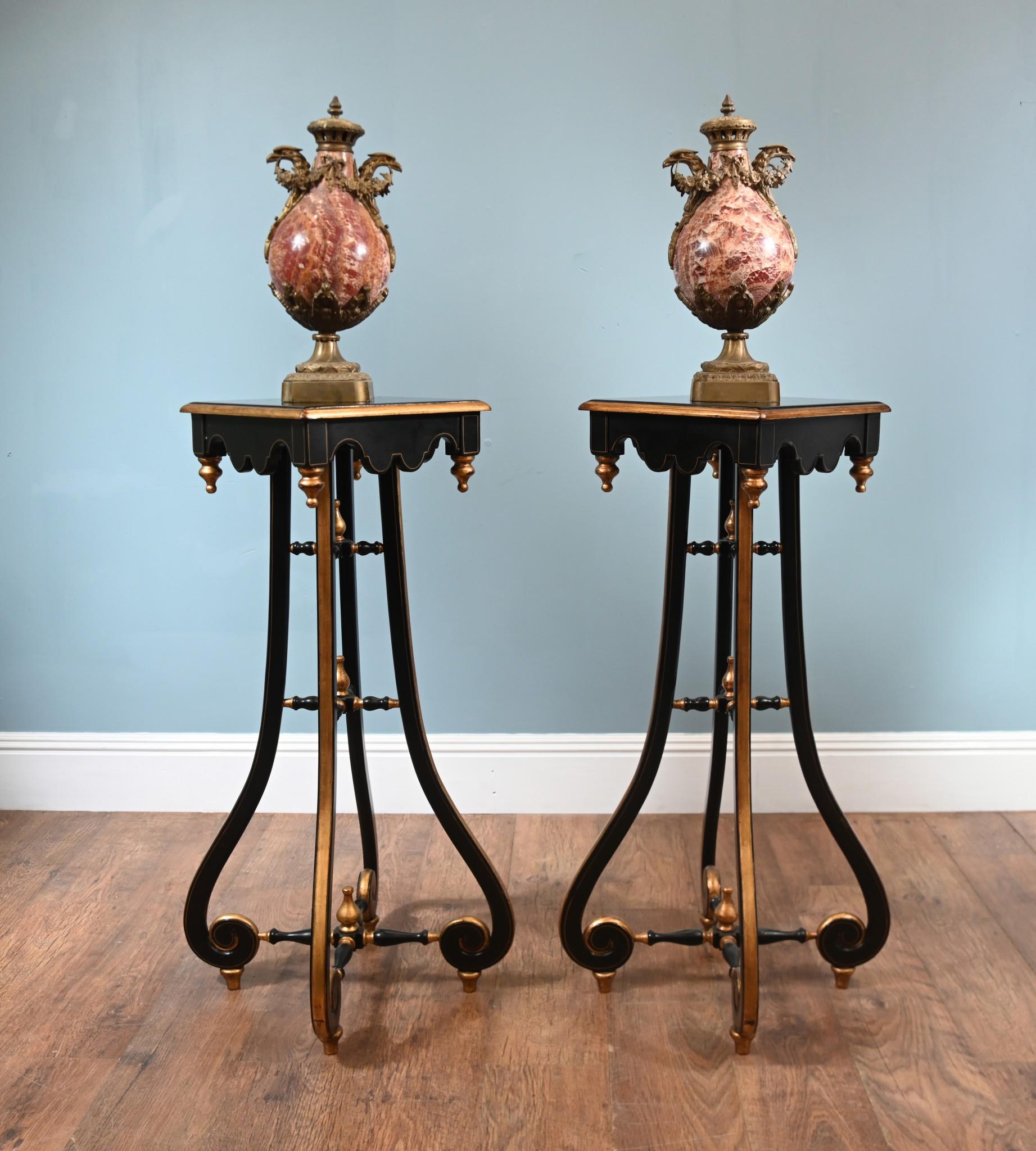 Paar Arts and Craft Pedestal Stands Lackiert Aesthetic Movement im Angebot 2