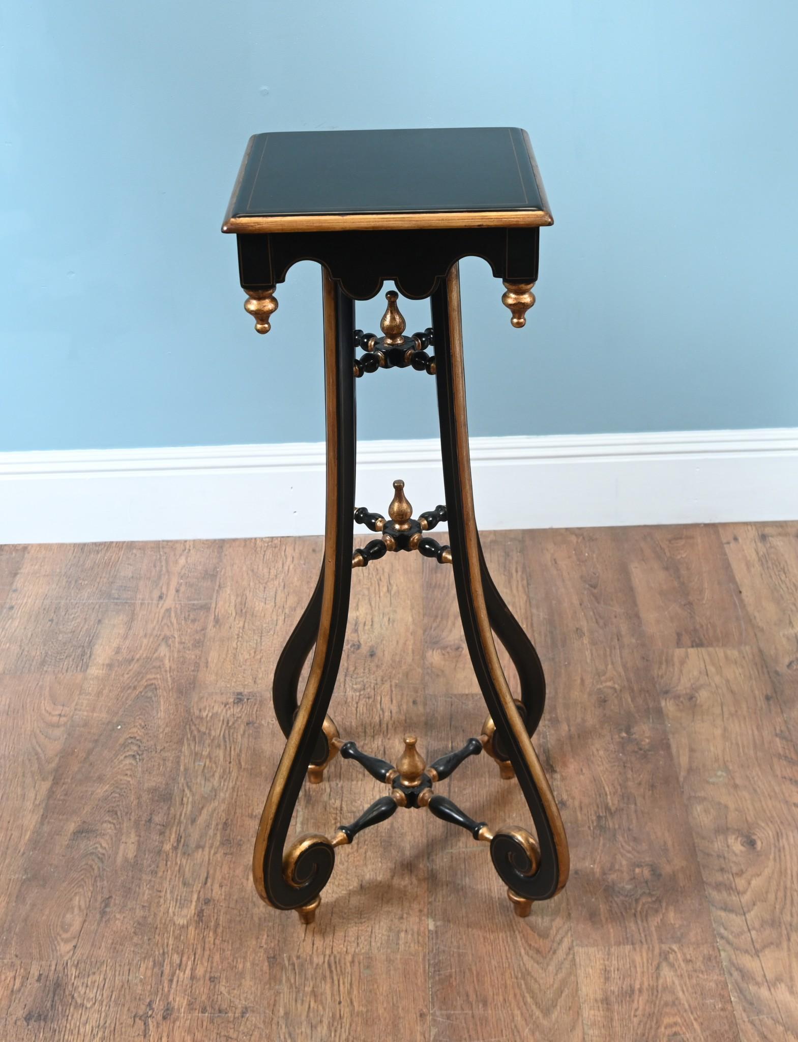 Paar Arts and Craft Pedestal Stands Lackiert Aesthetic Movement im Angebot 3