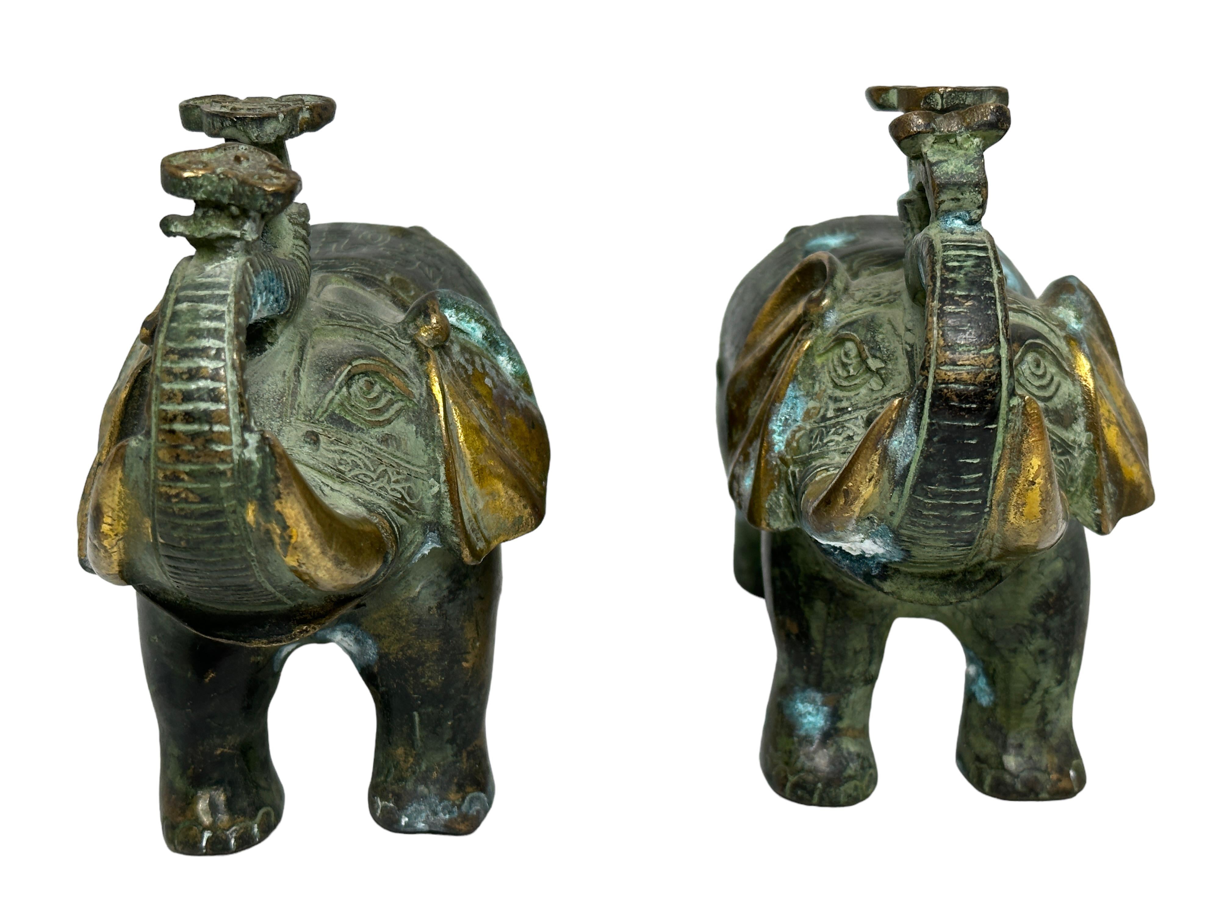 Asiatische Bronze-Elefanten-Skulpturen, Figuren, Vintage 1960er Jahre, Paar (Mitte des 20. Jahrhunderts) im Angebot