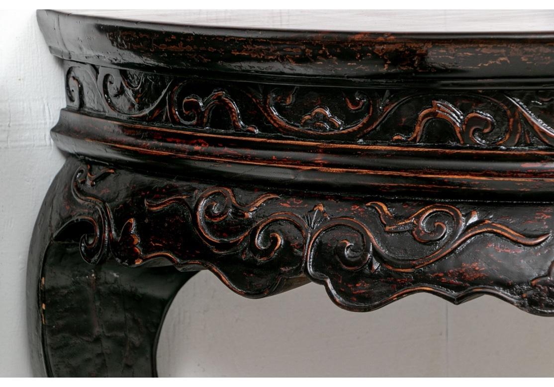 Pair of Chinese Carved Demi-Lune Consoles or Center Table im Zustand „Gut“ im Angebot in Bridgeport, CT