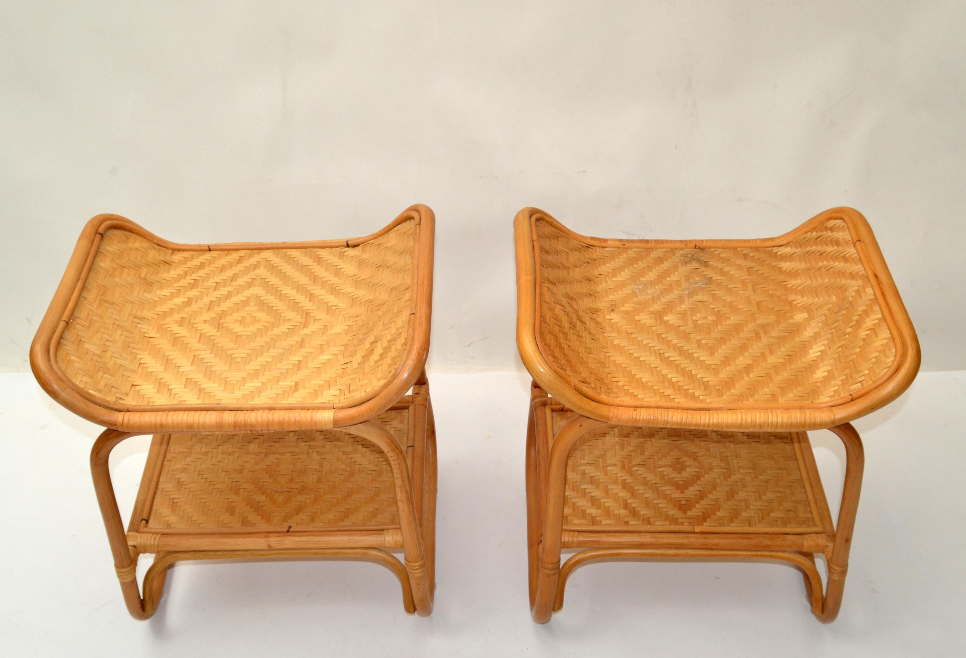 Paire de tables d'appoint, de canapé ou d'extrémité en rotin et osier tressé asiatique Modernity à 2 niveaux en vente 3
