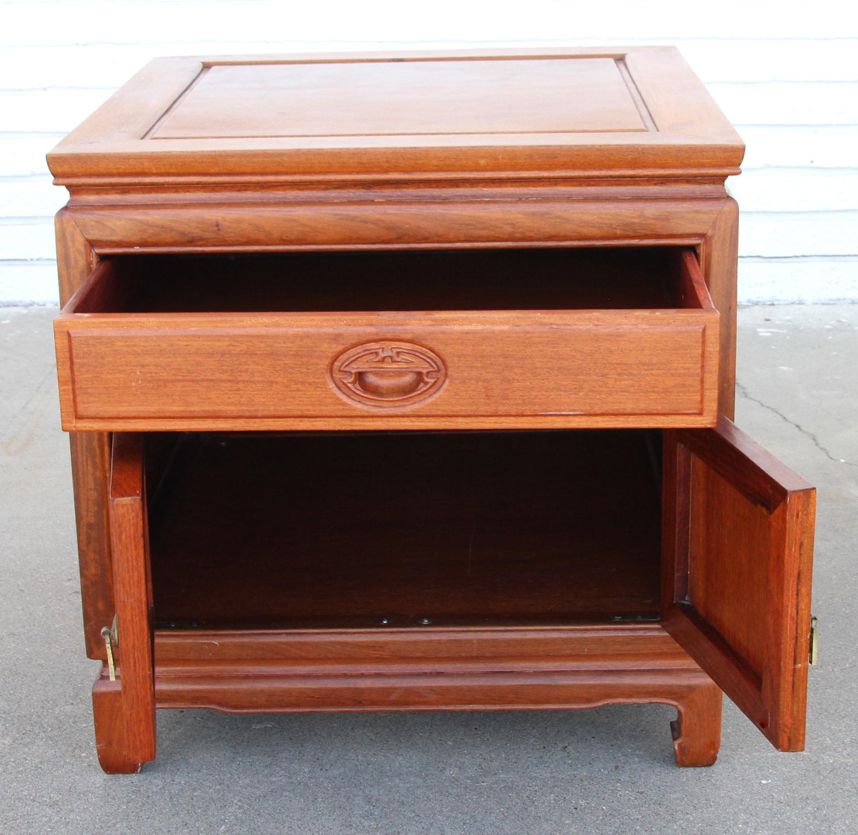 Chinoiserie Pair Asian Rosewood Chinosarie Nightstands Side Tables For Sale
