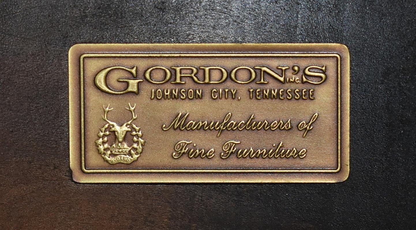 Nord-américain Paire de tables de style asiatique en laque noire Gordons Furniture en vente