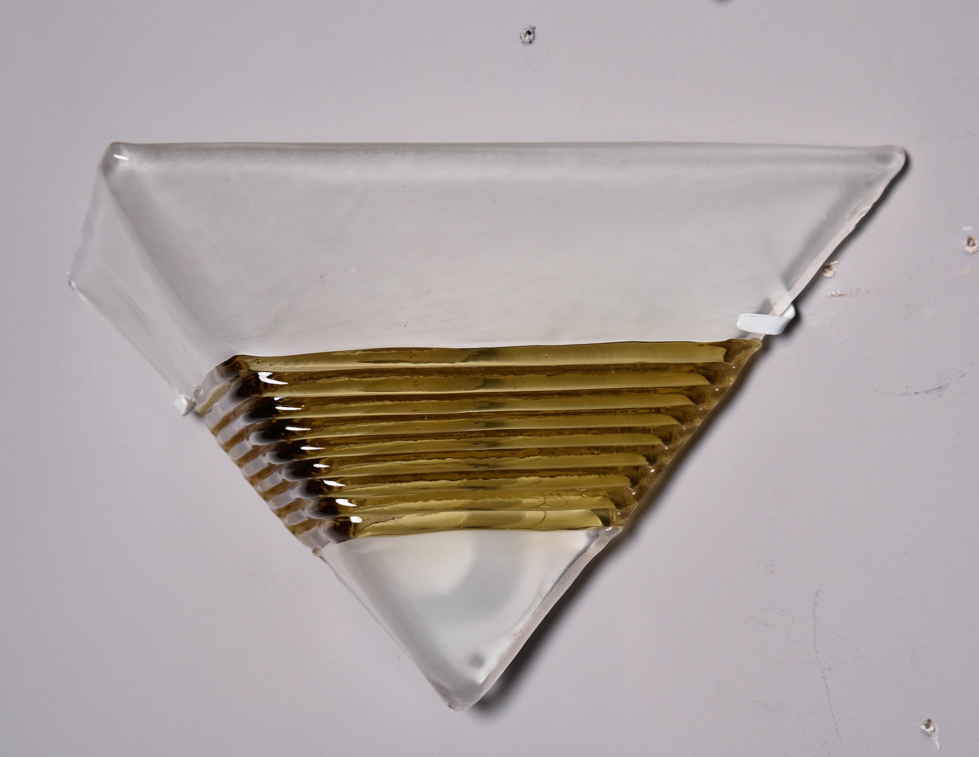 Pair AV Mazzega Triangular White Murano Glass Sconces with Gold Ribbed Accents In Excellent Condition For Sale In Troy, MI