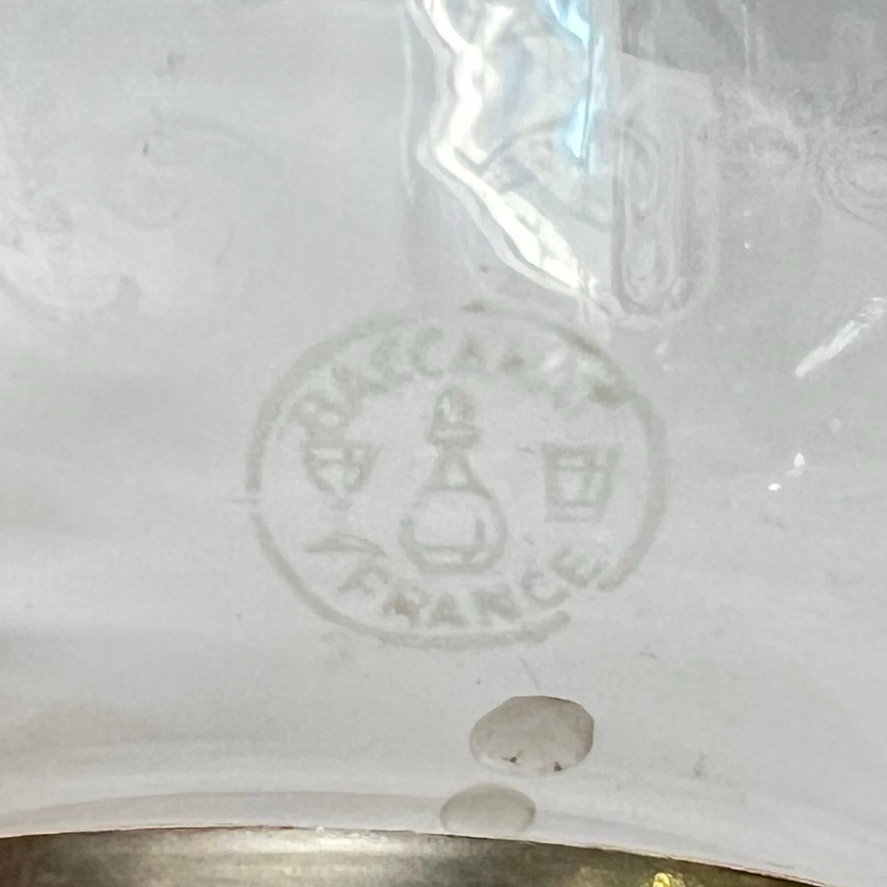 Paar Baccarat-Kerzenhalter in Delphin-Form aus Kristallglas (Französisch) im Angebot