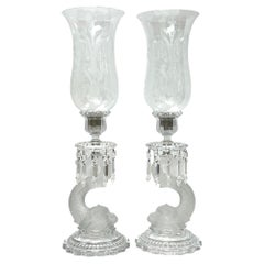 Paire de bougeoirs en verre cristal en forme de dauphin de Baccarat