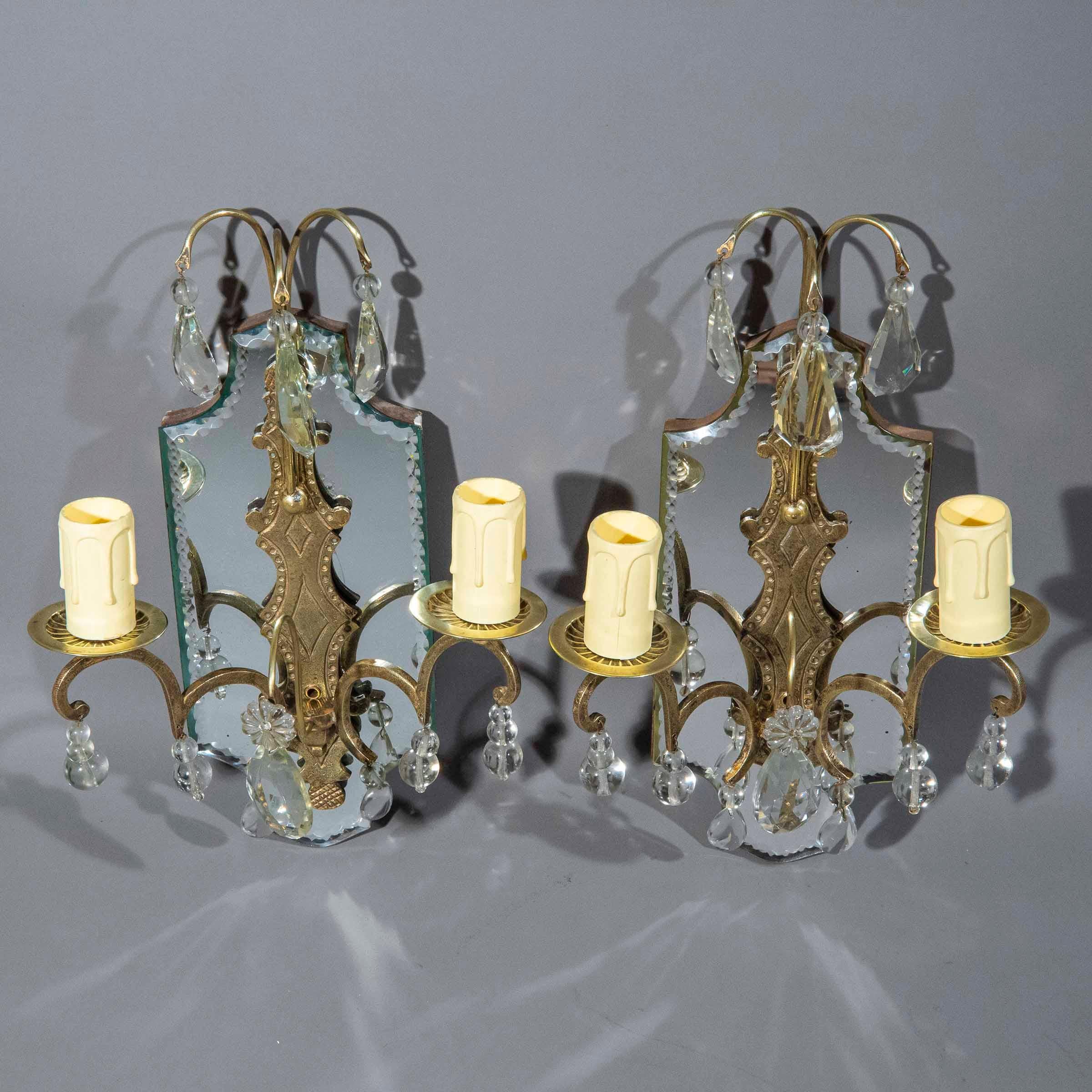 Paar Baguès Wandleuchter aus gespiegelter Bronze mit 2 Lichtern, Frankreich, 1950er Jahre (20. Jahrhundert) im Angebot