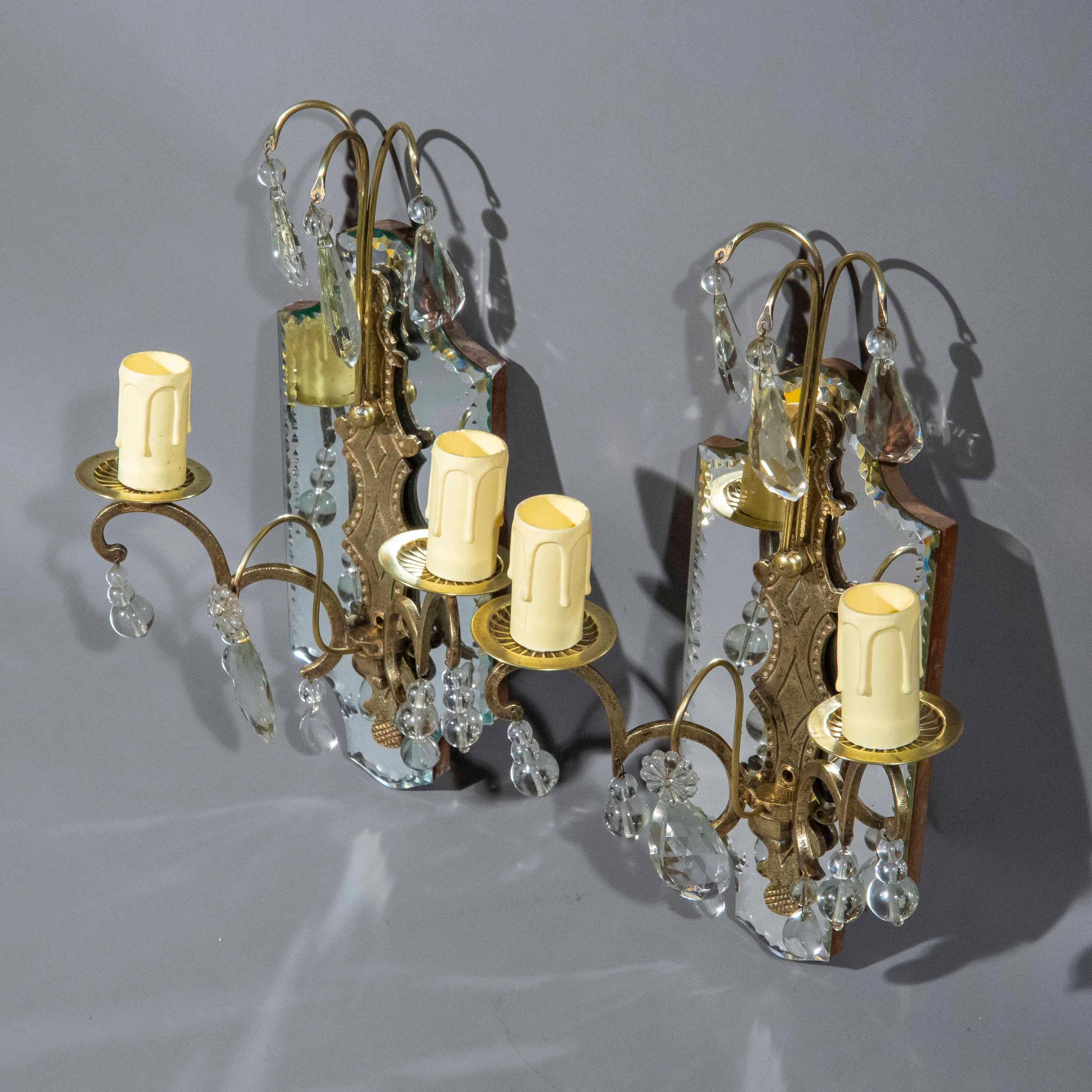 Paar Baguès Wandleuchter aus gespiegelter Bronze mit 2 Lichtern, Frankreich, 1950er Jahre im Angebot 1