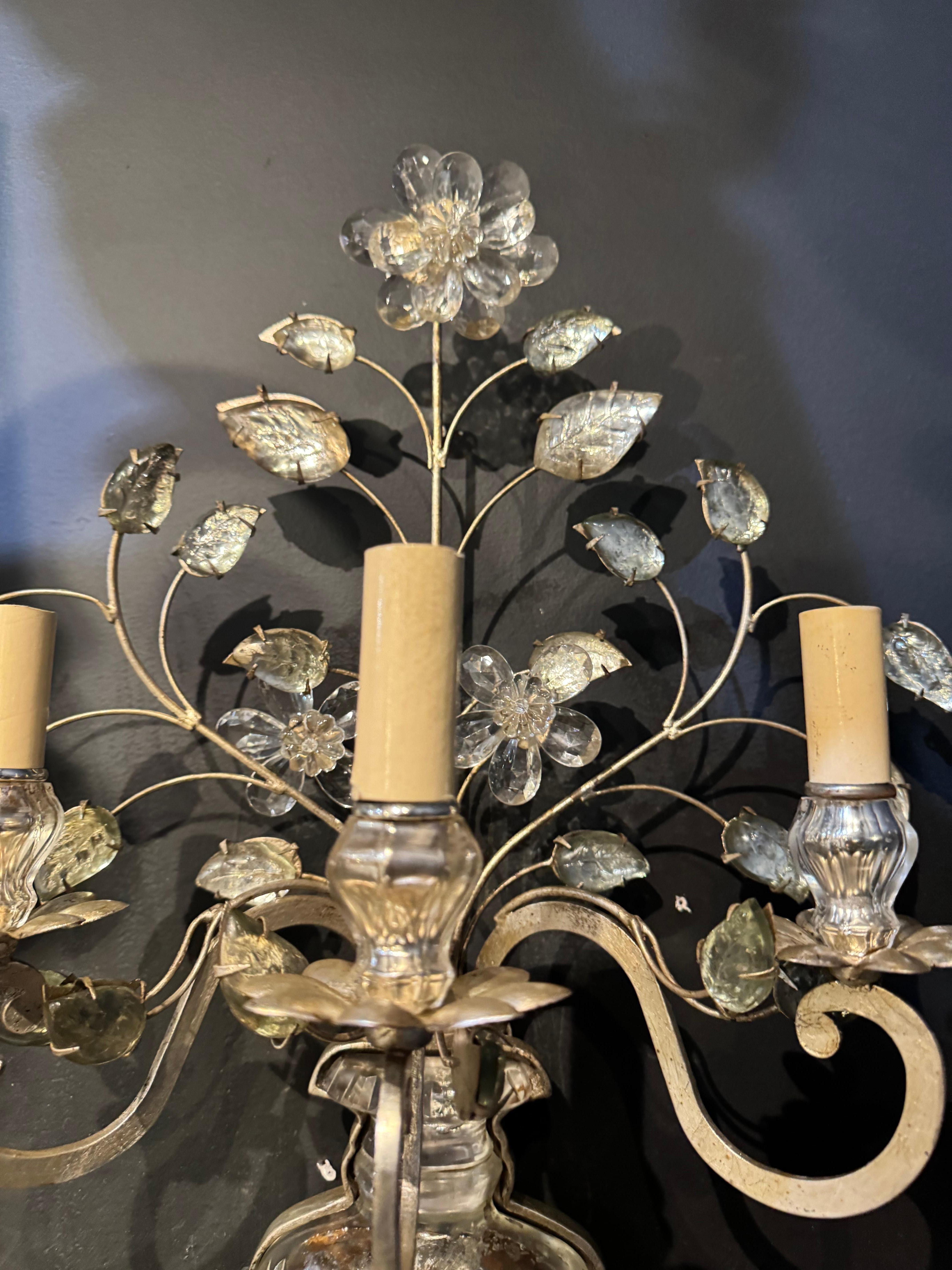 1930 Bagues francese, applique in foglia d'argento con 3 luci In condizioni buone in vendita a New York, NY