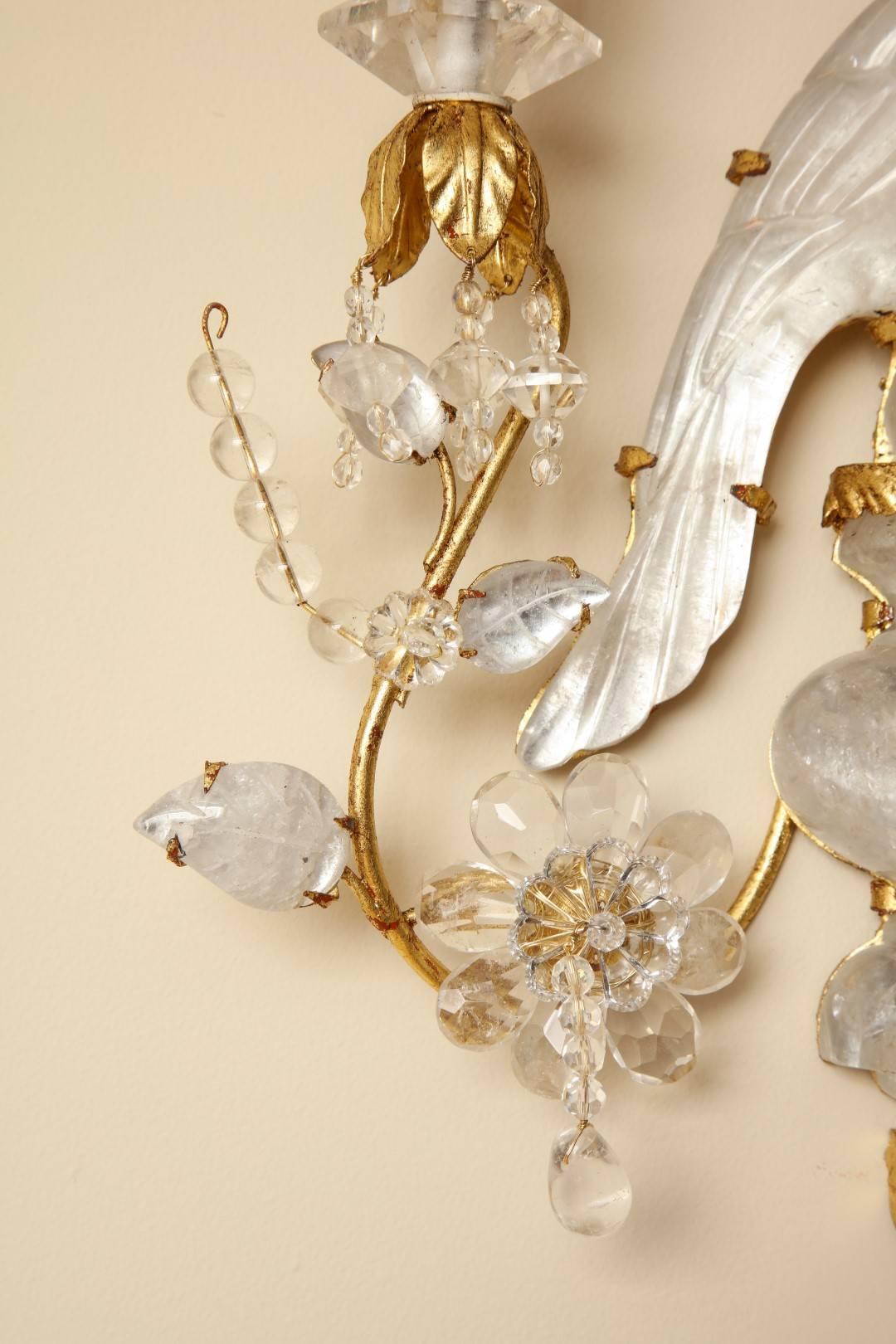 Cristal de roche Paire d'appliques à deux lumières en cristal de roche de style Bagues en vente