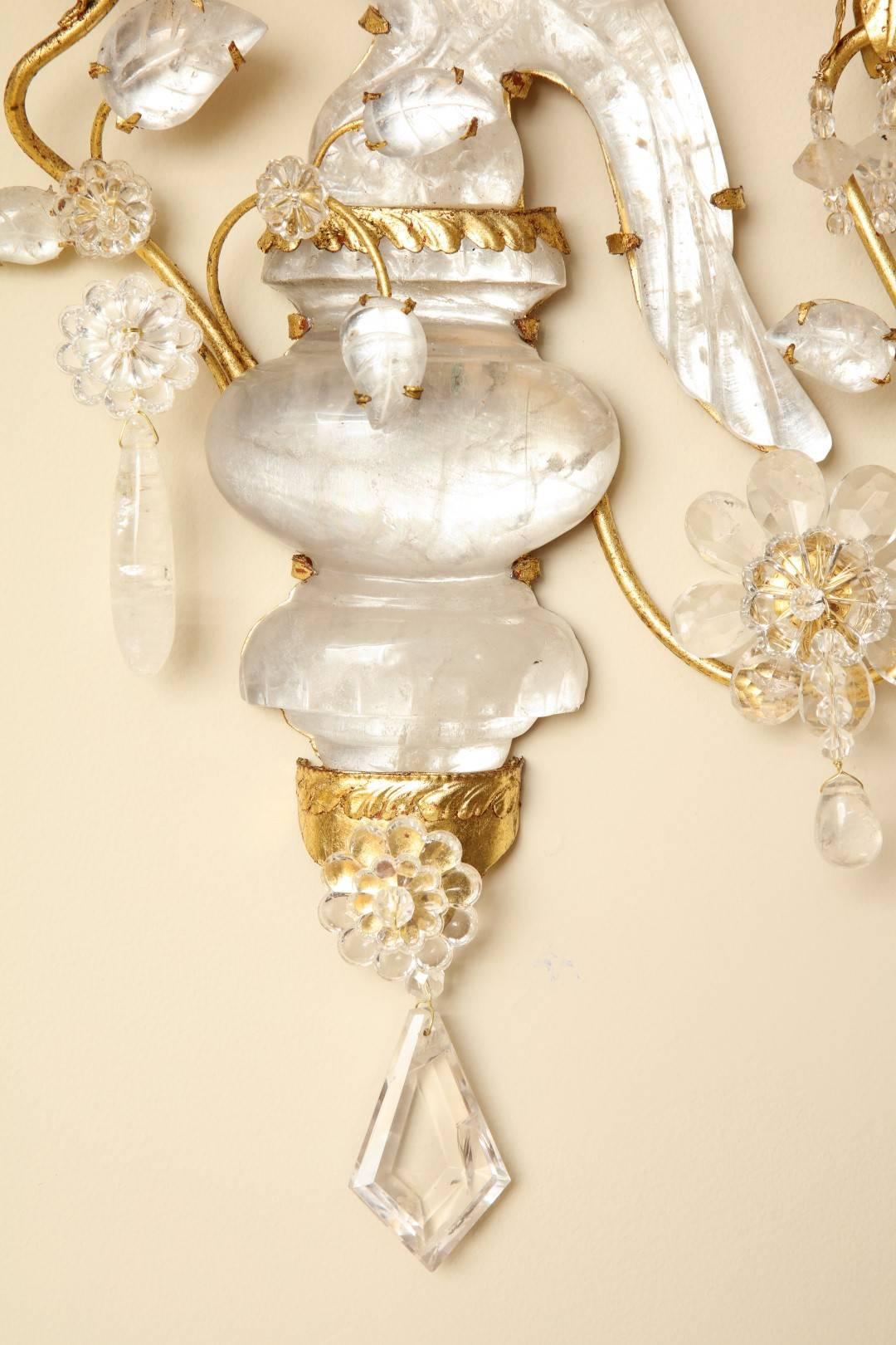 Paire d'appliques à deux lumières en cristal de roche de style Bagues en vente 3