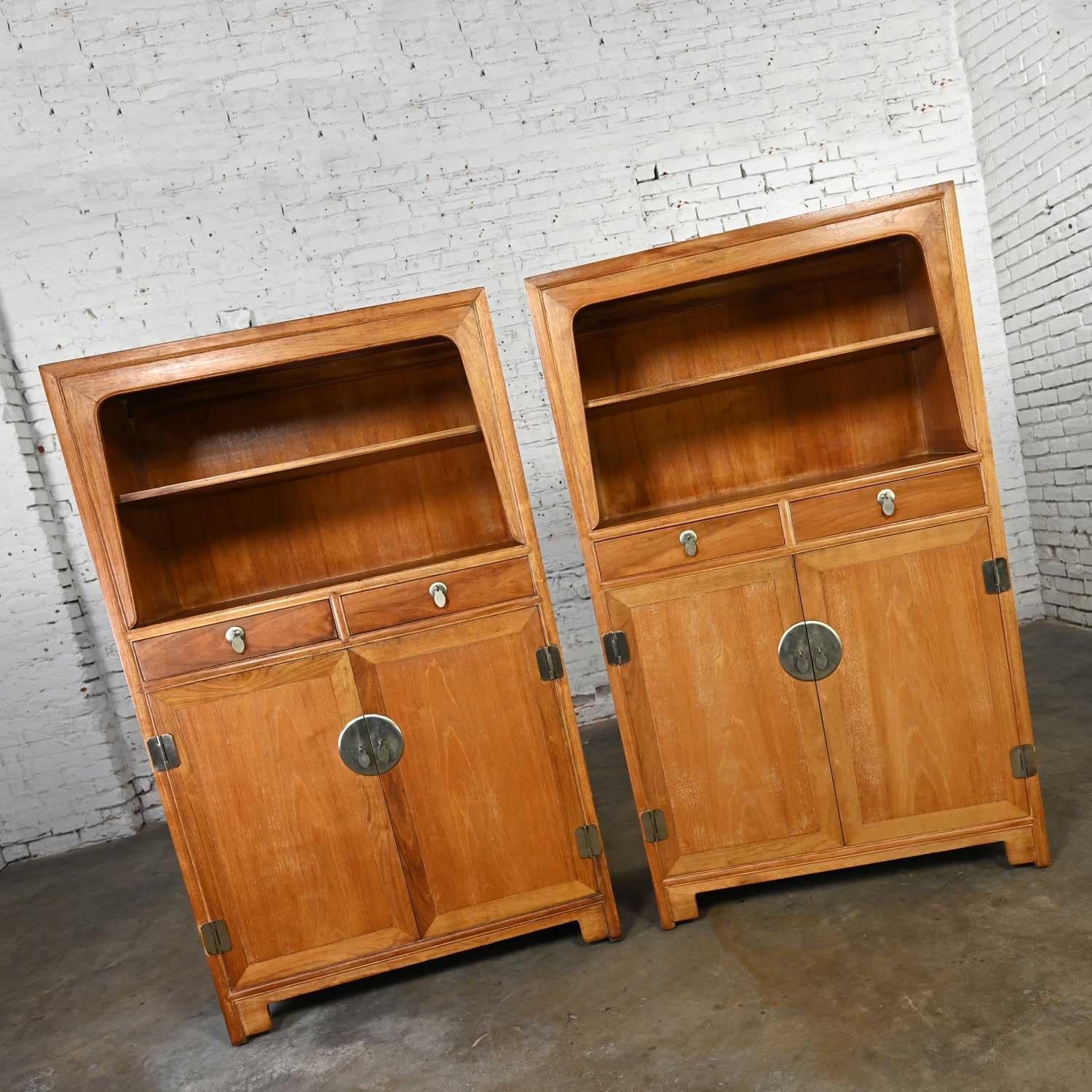 Pair Baker Far East Collection Michael Taylor Natural Elmwood Colonnade Cabinets In Good Condition For Sale In Topeka, KS